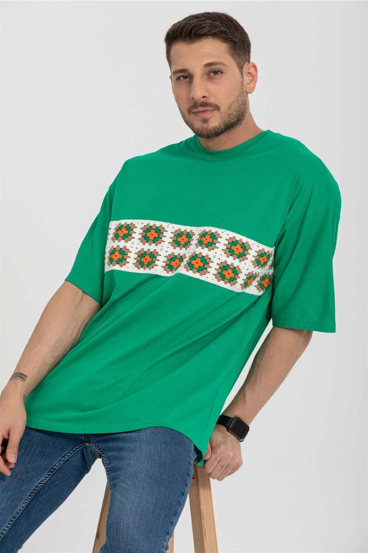 تیشرت سایز بزرگ R-5730 با یقه خدمه گلدوزی با جزئیات