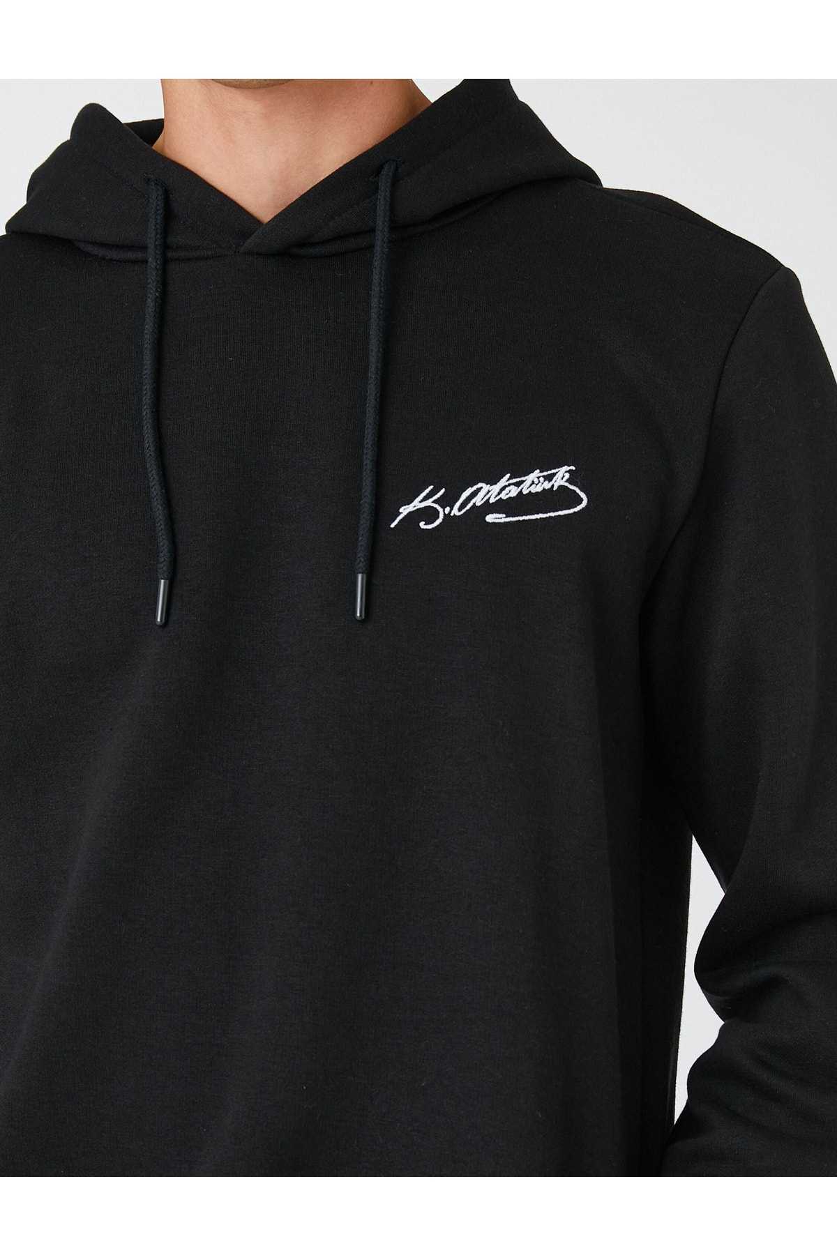 سویشرت کلاهدار با روبان چاپ شده آتاتورک