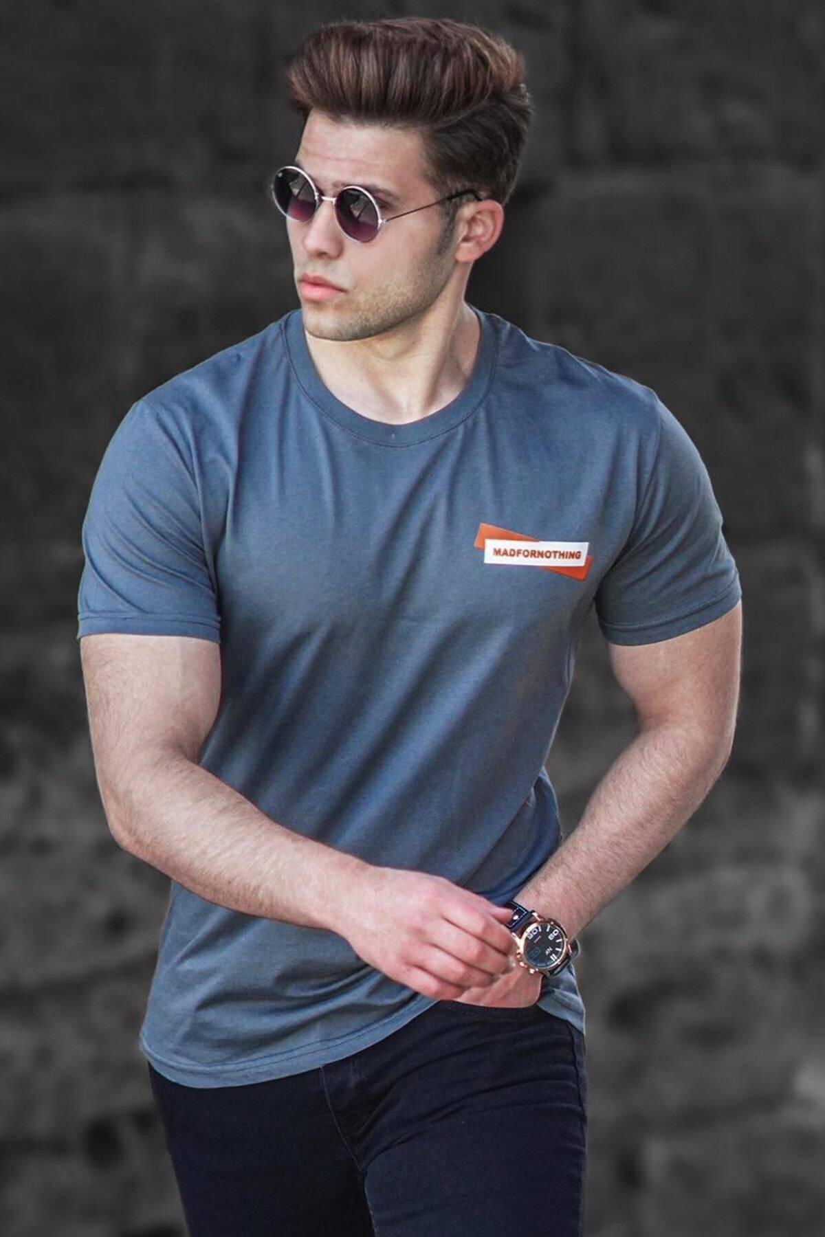 تیشرت مردانه با چاپ مشکی