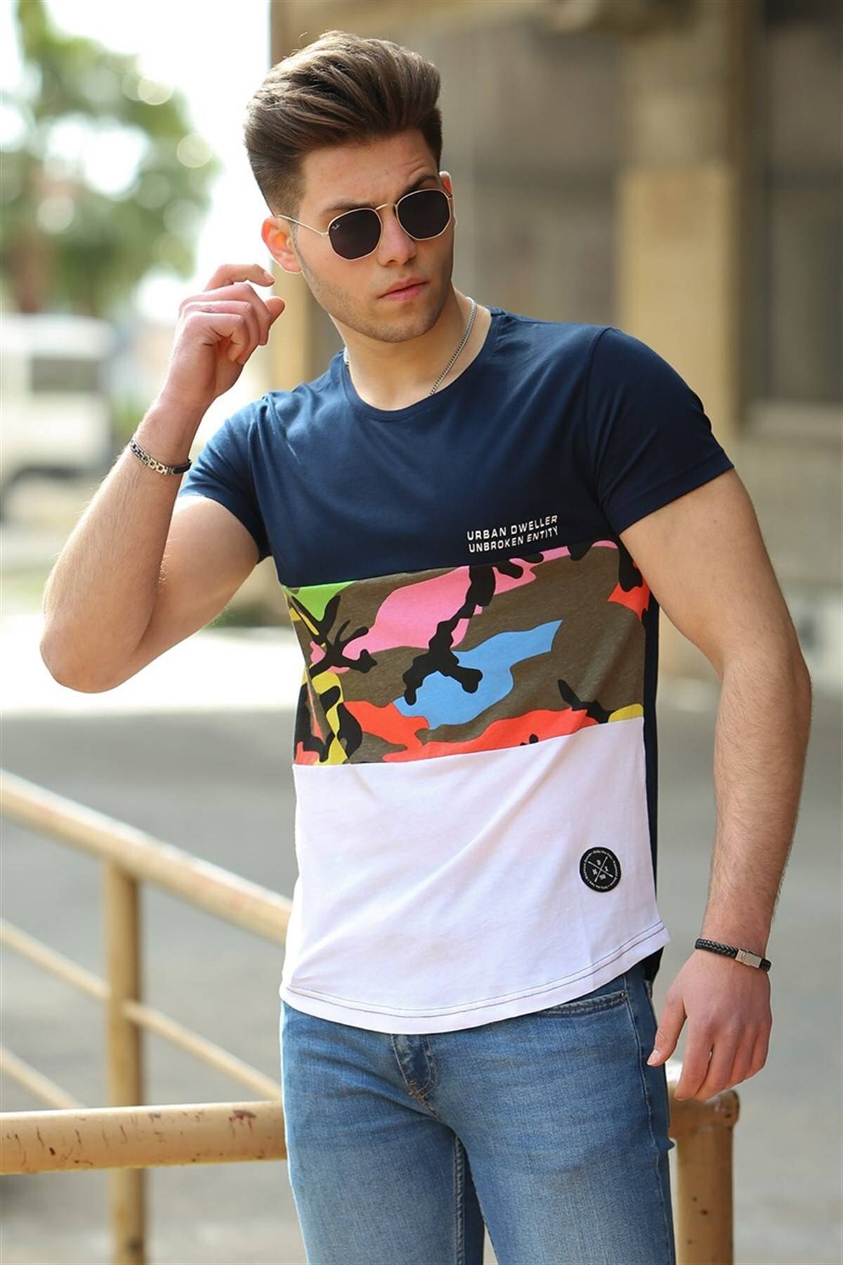 تیشرت مشکی طرح دار