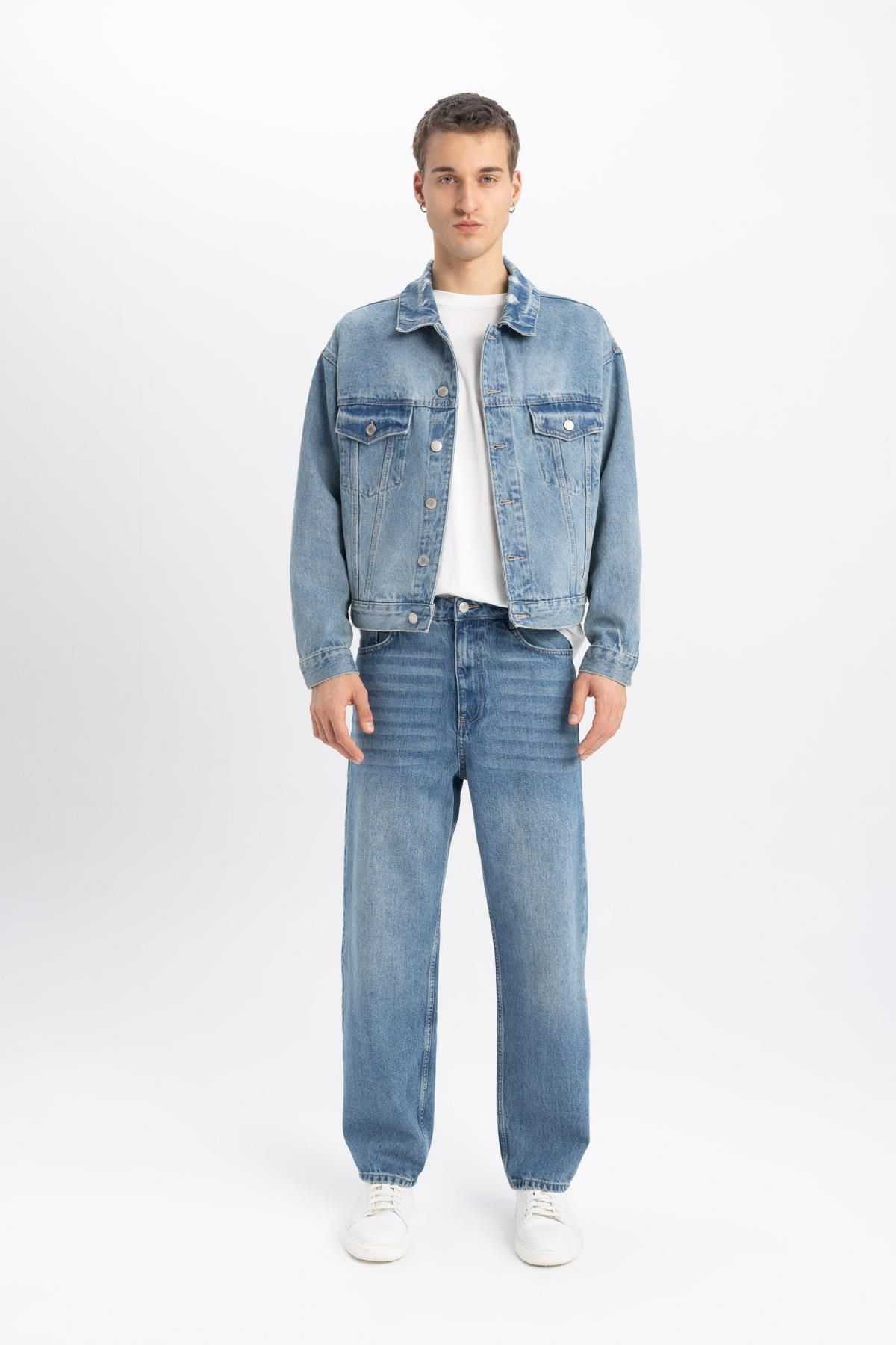 شلوار جین گشاد با طرح کمر معمولی