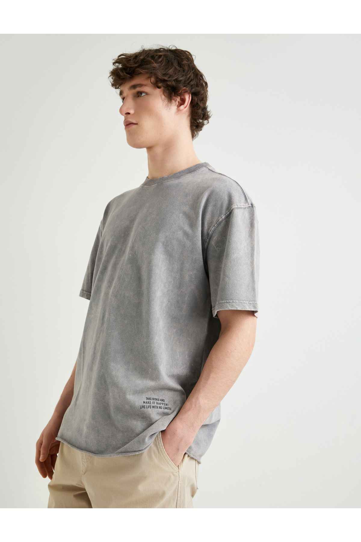 آستین کوتاه تیشرت با یقه خدمه شسته بزرگ