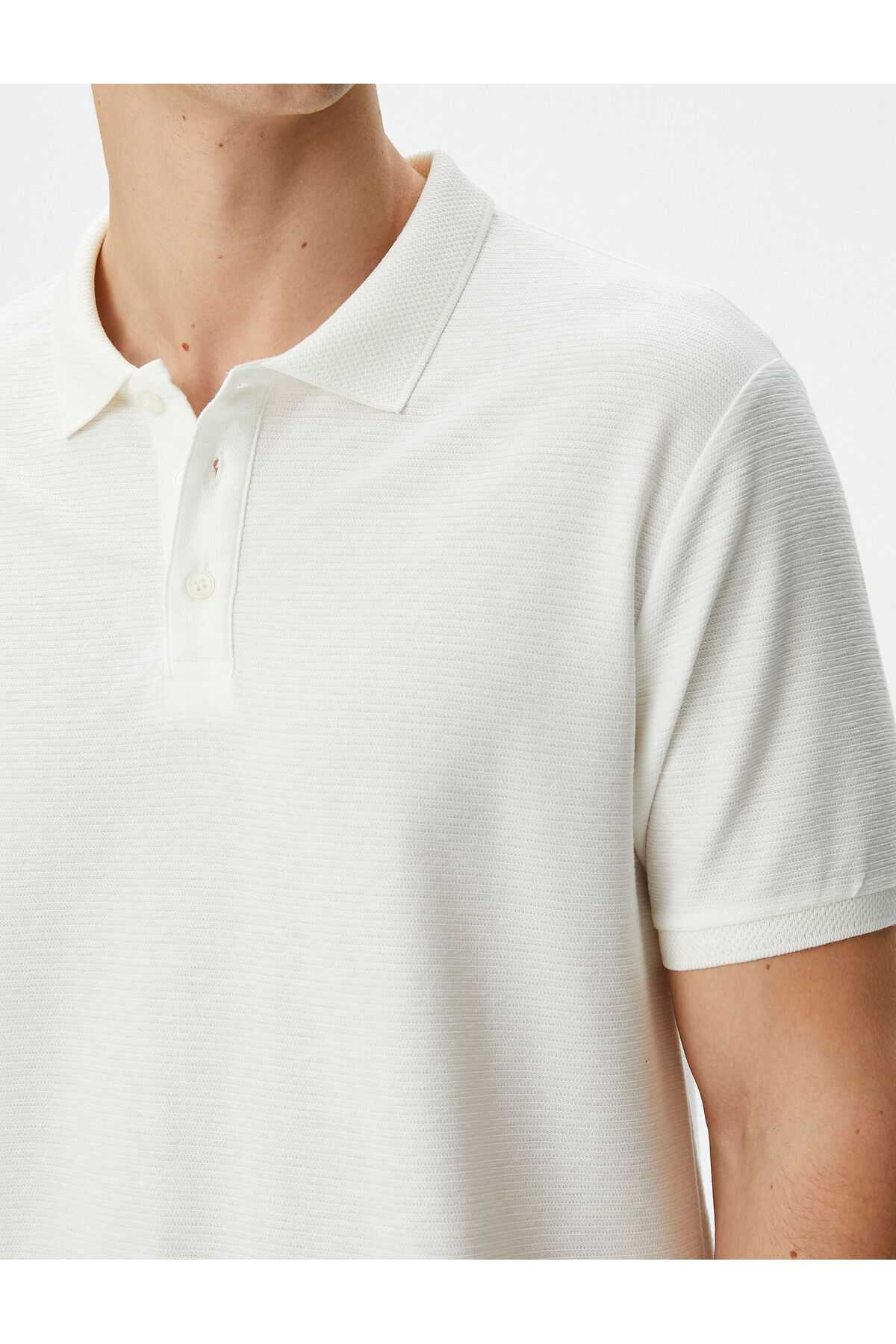 تیشرت یقه دار آستین کوتاه با دکمه باریک