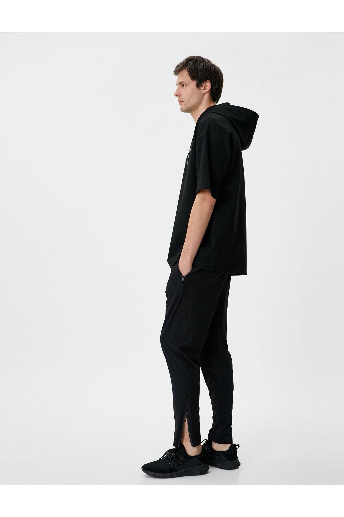 جیب شلوار ورزشی با جزئیات