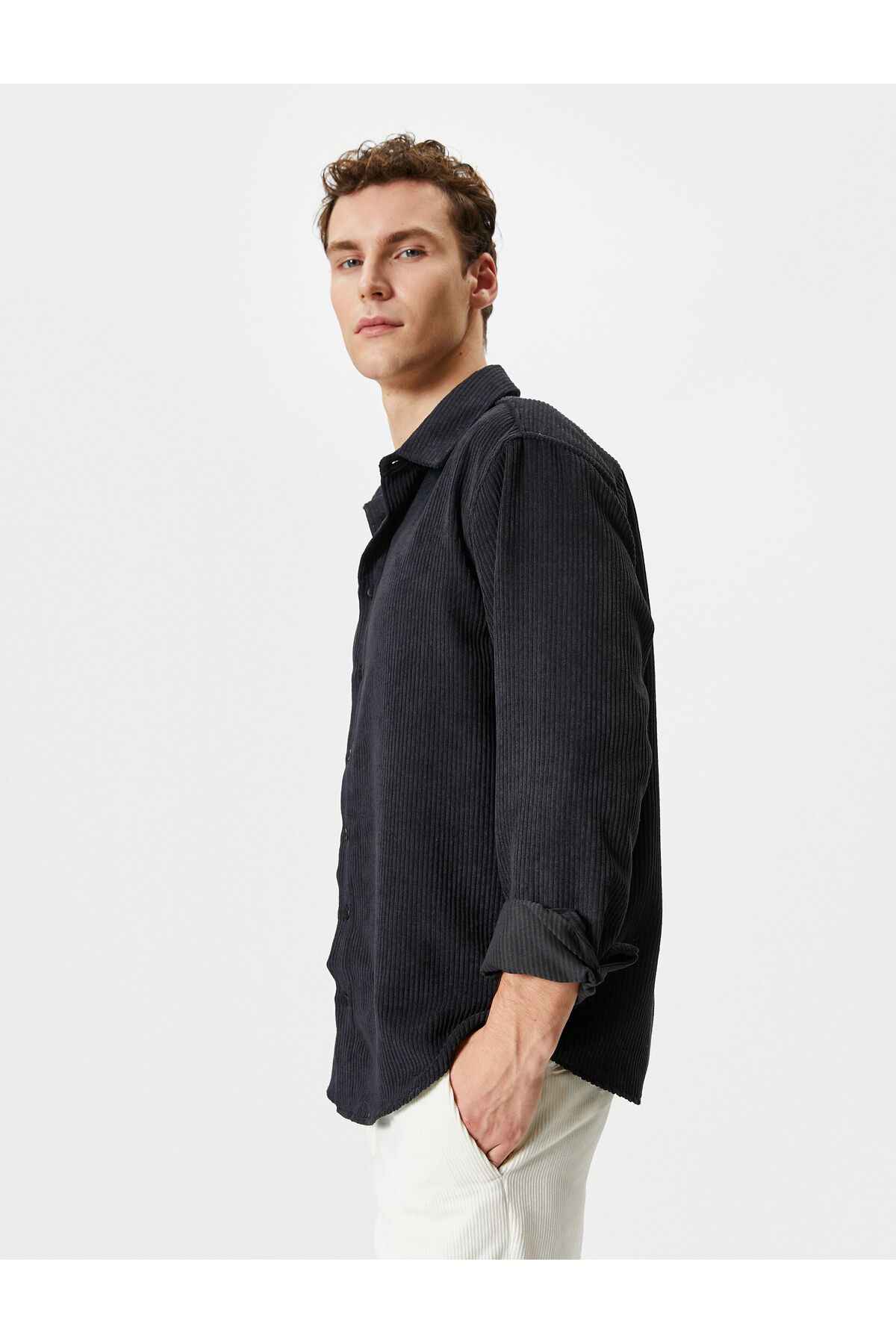 پیراهن مخملی آستین بلند یقه کلاسیک دکمه دار