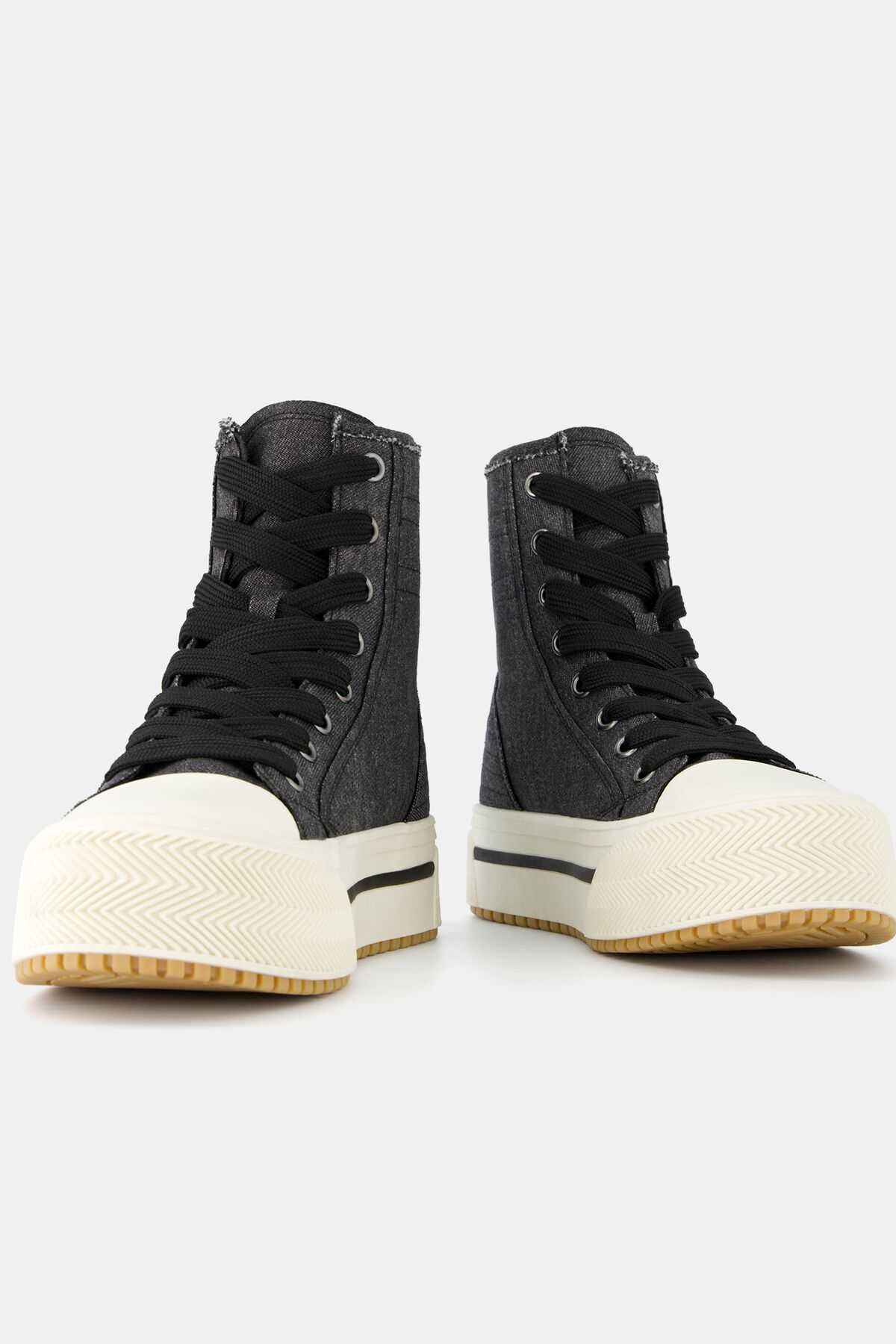 کفش کتانی جین مچ پا مردانه