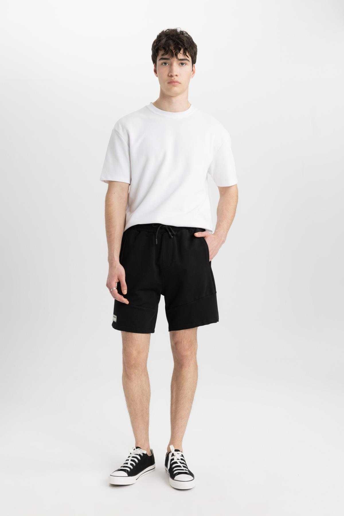 شلوارک باریک و باریک