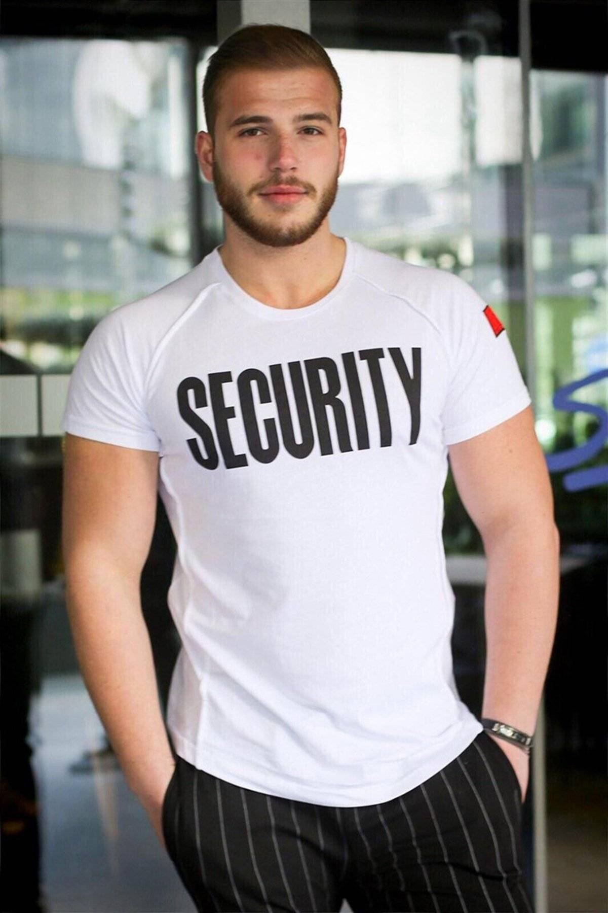 تیشرت سفید چاپ شده