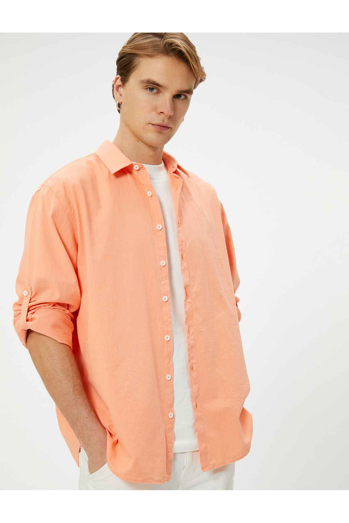 آستین پیراهن کلاسیک آستین بلند دکمه دار