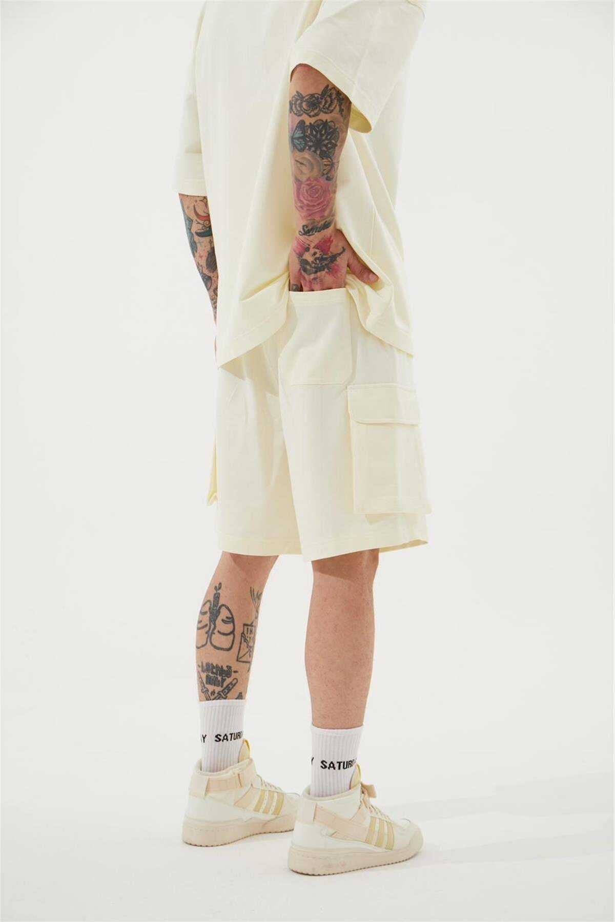 شورت کرمی مردانه با جیب باری