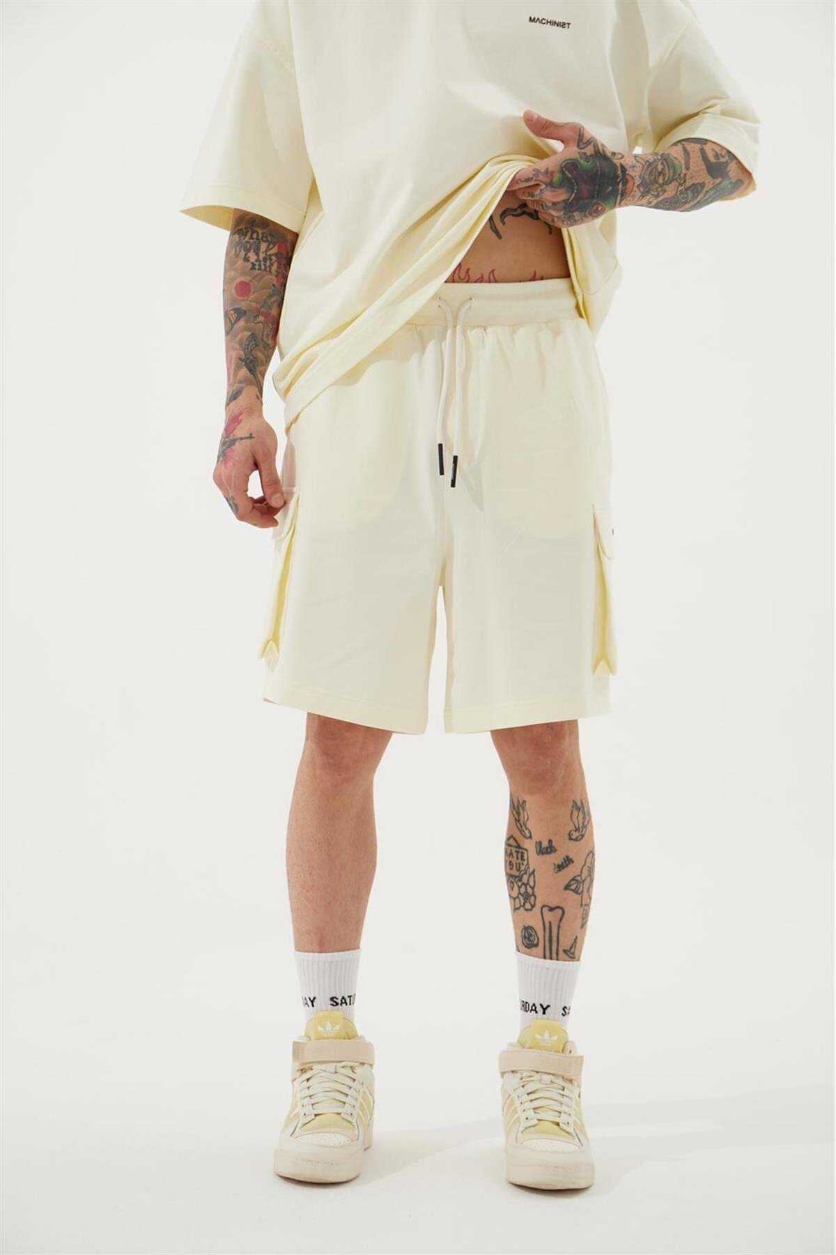 شورت کرمی مردانه با جیب باری