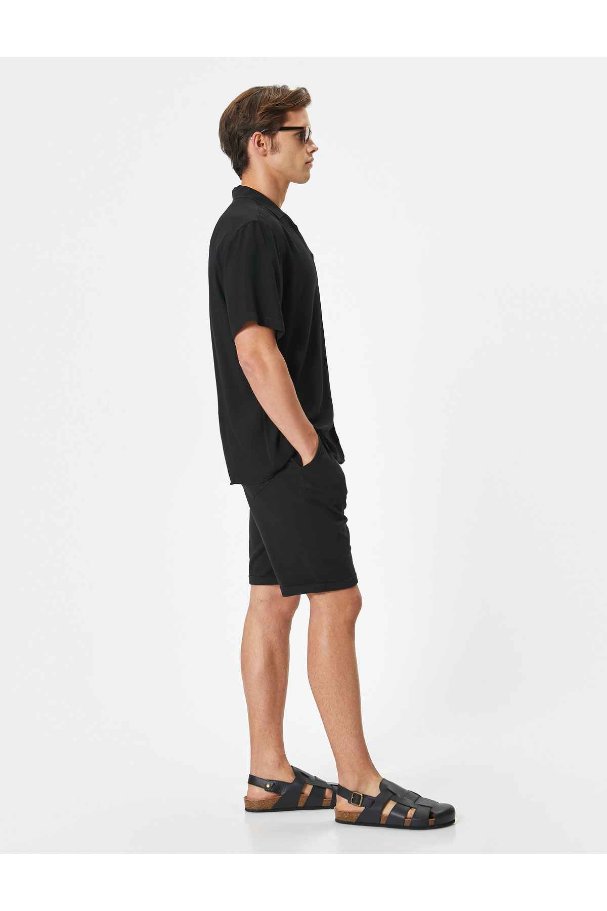 شلوارک پارچهای برمودا با جیب باریک و جک دار