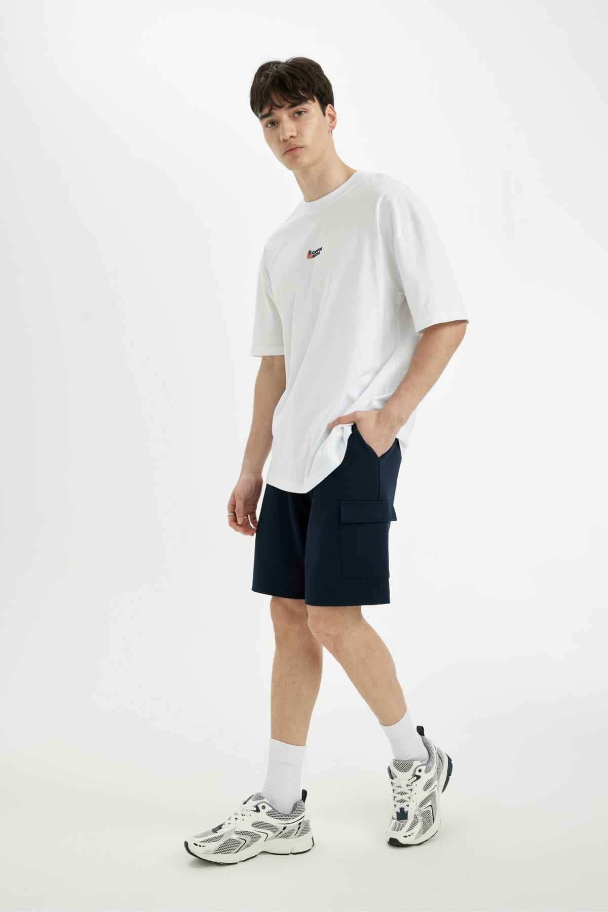 شلوارک پارچه ای سنگین ساق راست و منظم