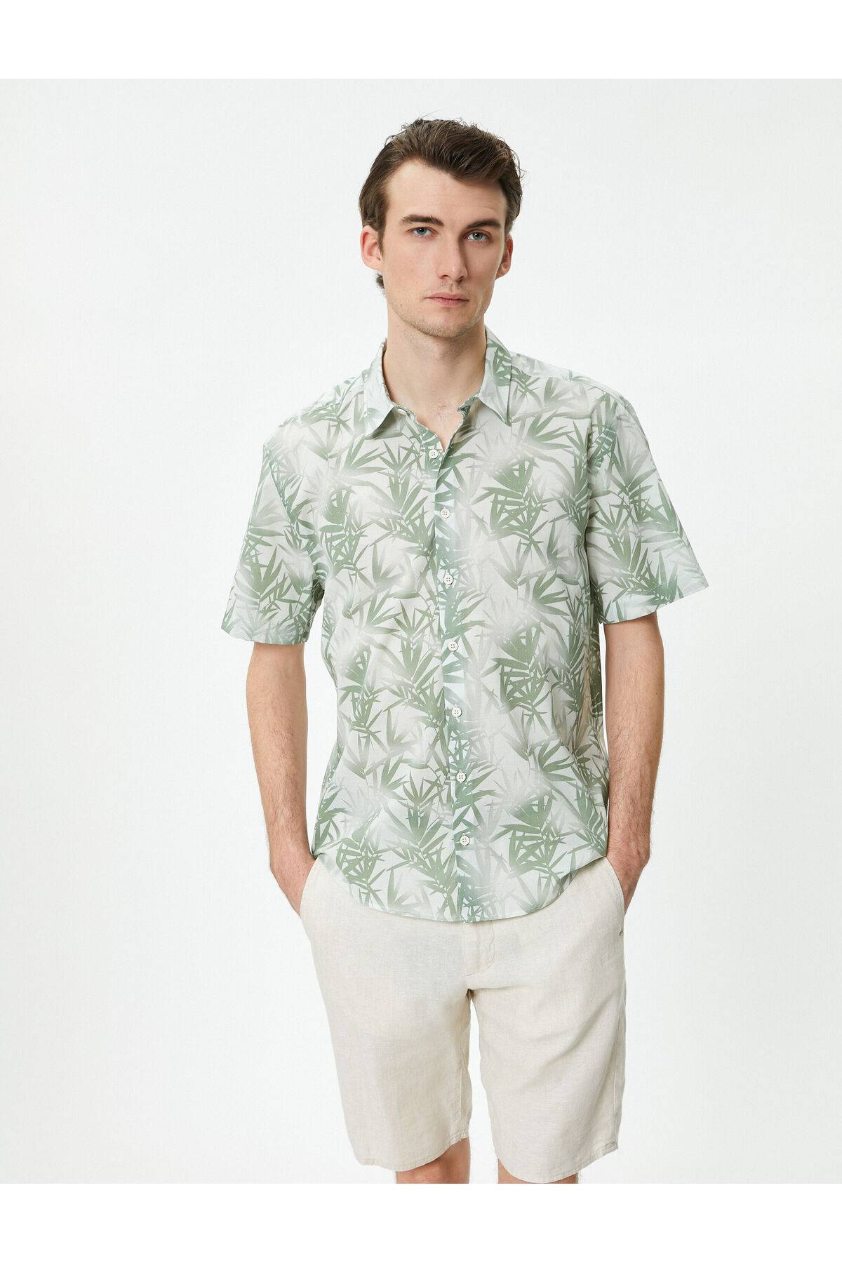 پیراهن تابستانی آستین کوتاه با طرح یقه کلاسیک و دکمه دار