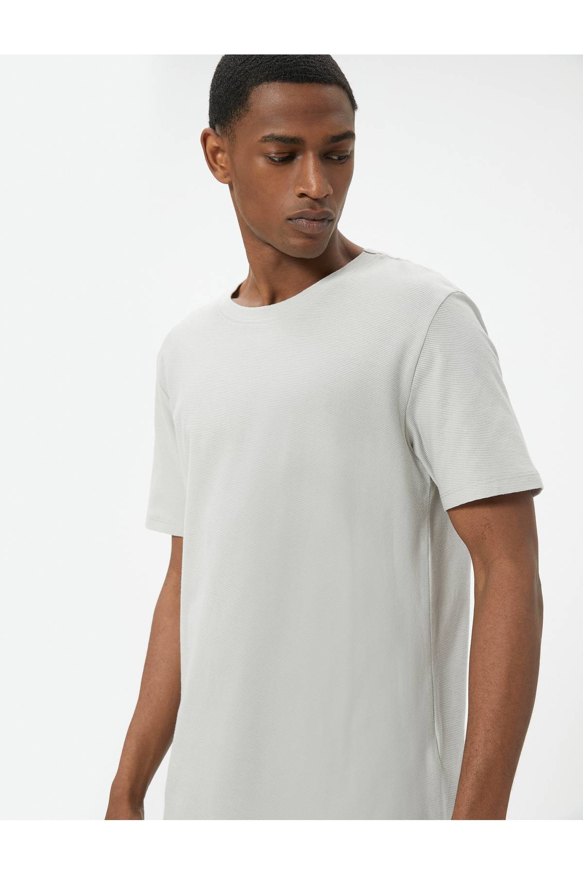 تیشرت پایه آستین کوتاه یقه اسلیم فیت