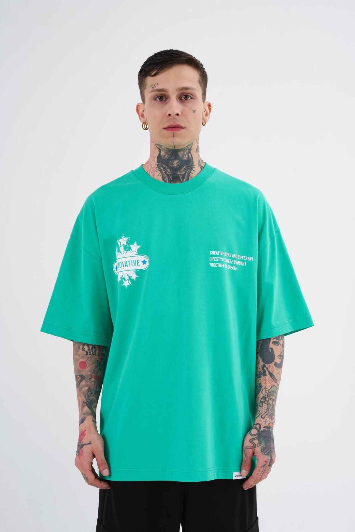 تیشرت مردانه مینیمال چاپ شده به رنگ سبز روشن