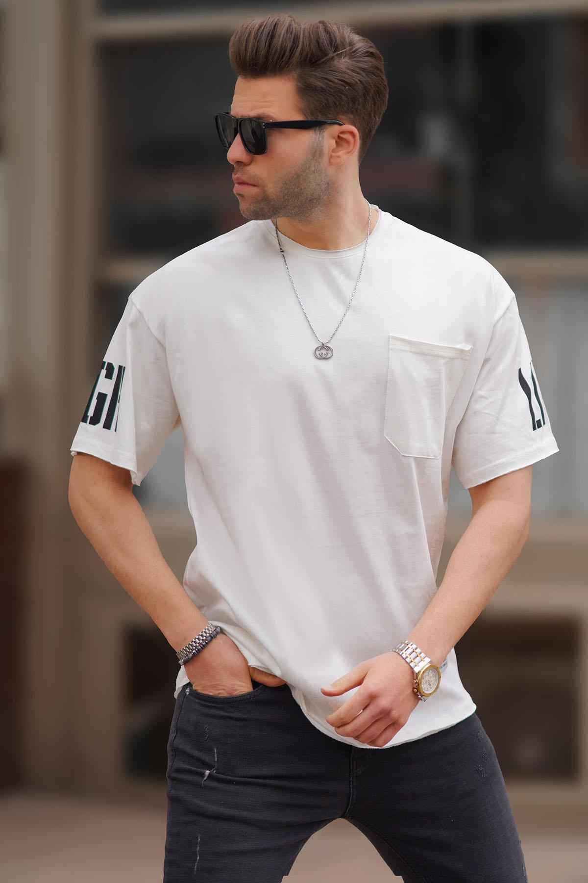 تیشرت مردانه بیسیک مشکی با جزئیات جیبی و آستین های چاپ شده