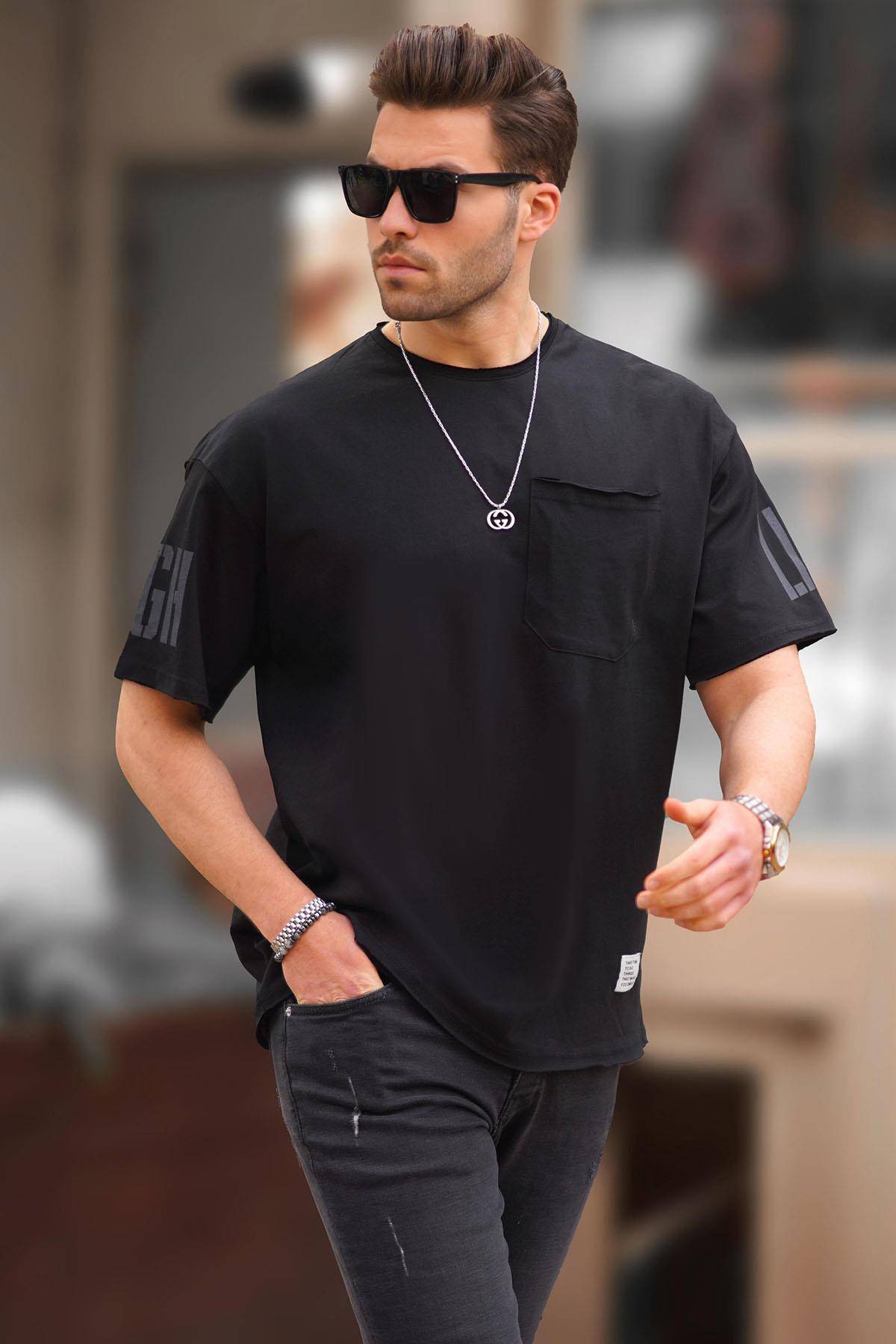 تیشرت مردانه بیسیک مشکی با جزئیات جیبی و آستین های چاپ شده