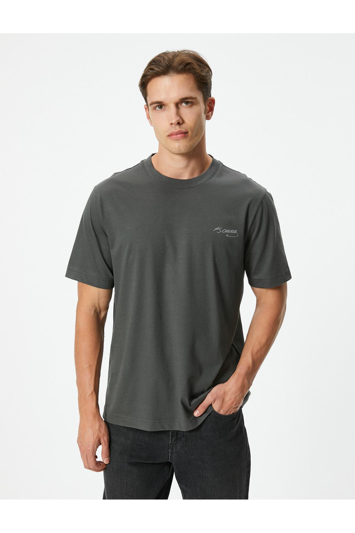 تیشرت آتاتورک چاپ شده در پشت آستین کوتاه یقه خدمه نخی