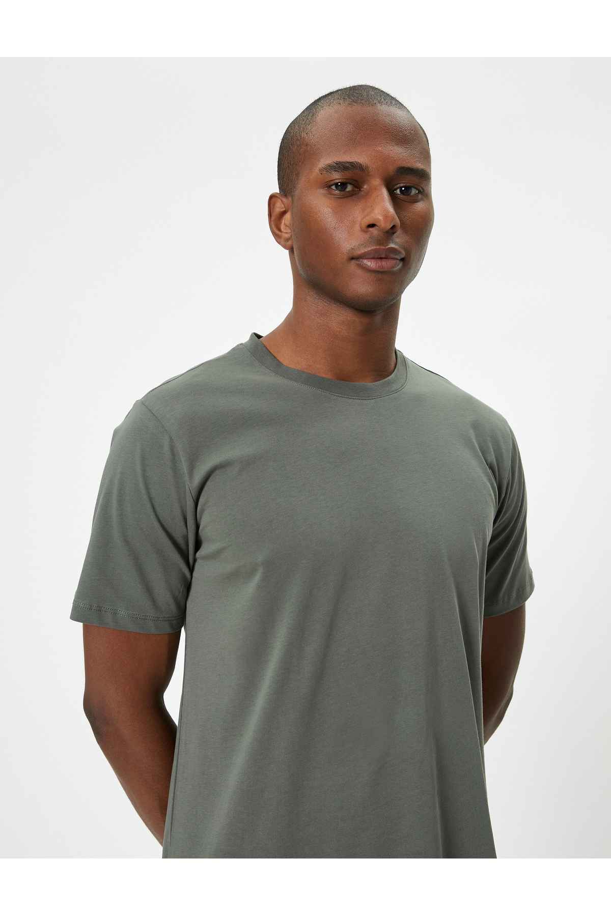 تیشرت پایه اسلیم فیت یقه خدمه آستین کوتاه