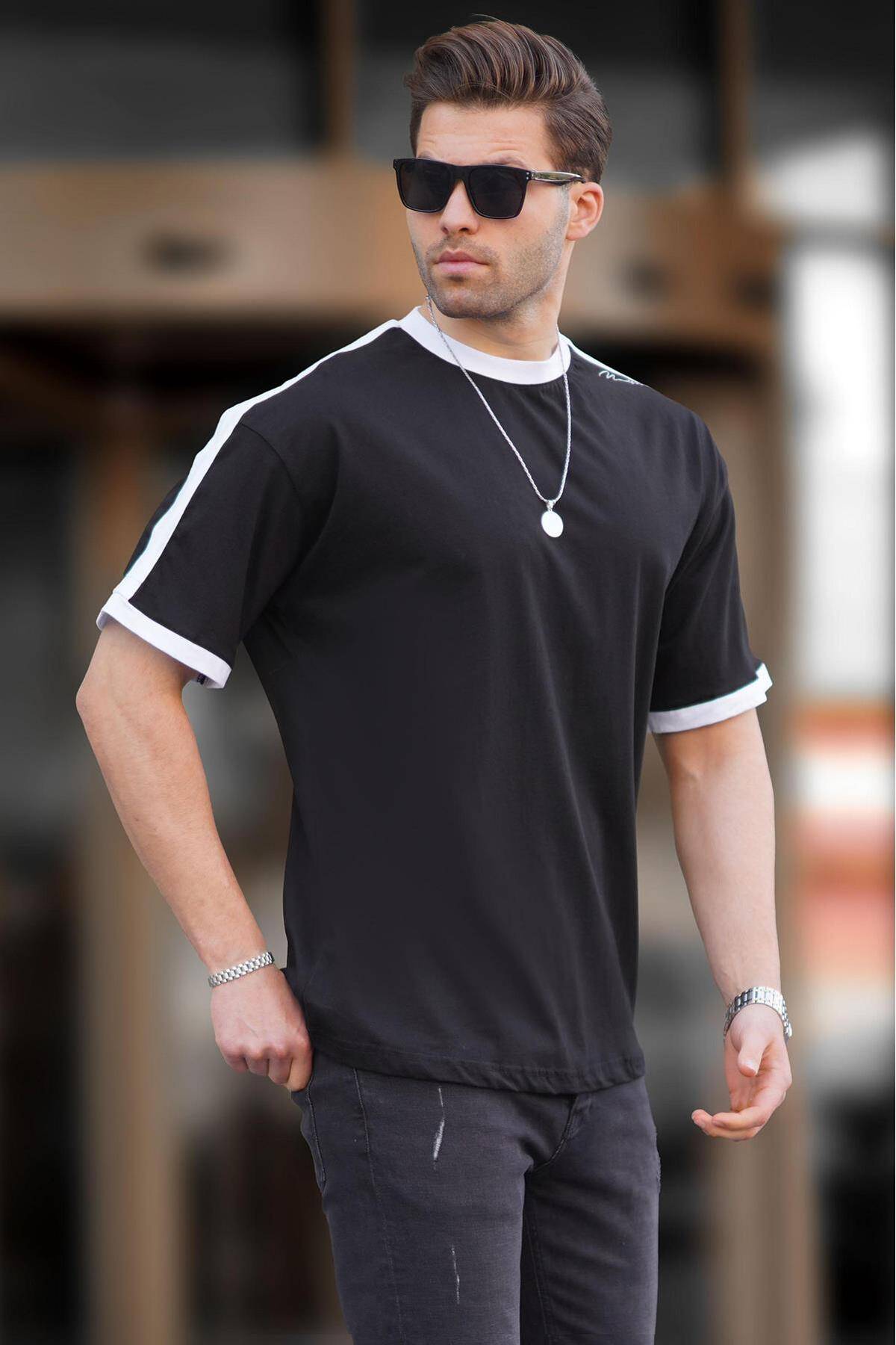 تیشرت ساده مردانه مشکی با جزئیات راه راه