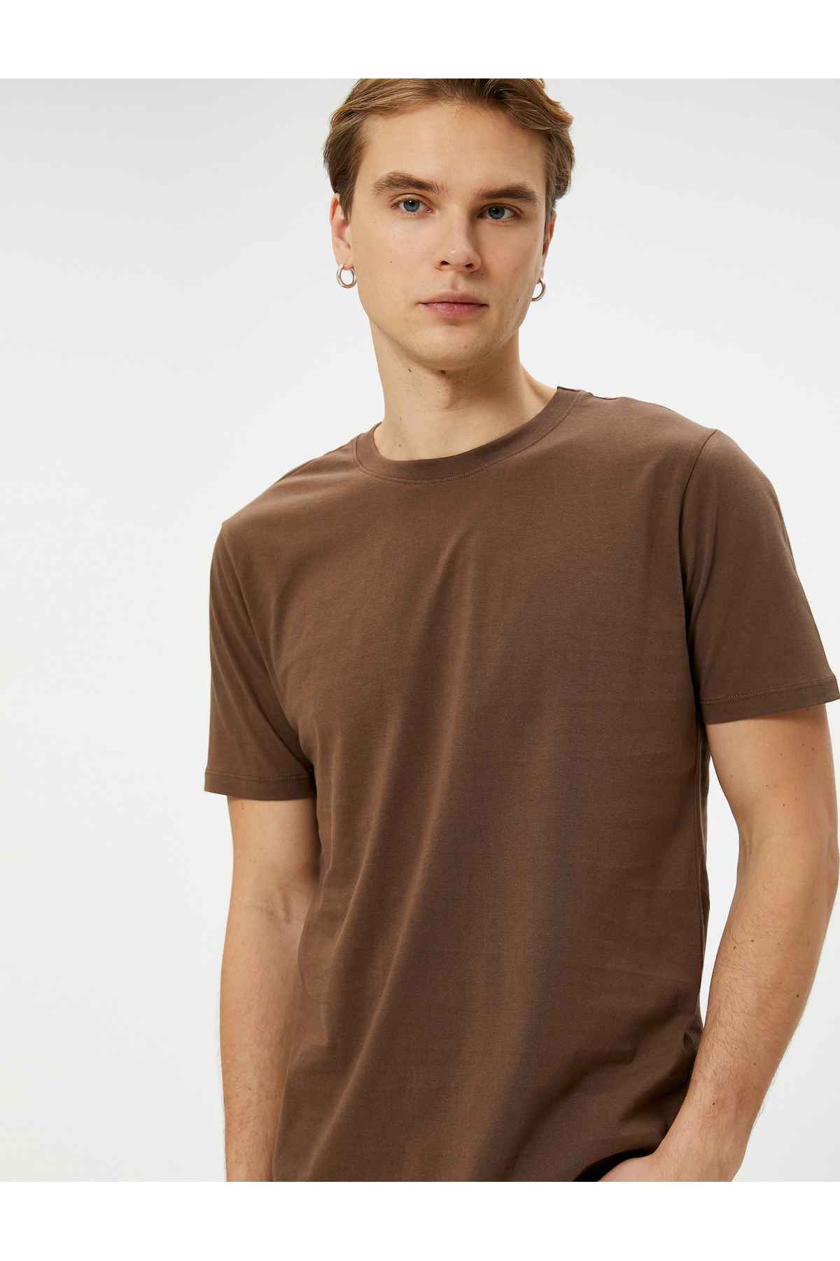 تیشرت پایه اسلیم فیت یقه آستین کوتاه نخی