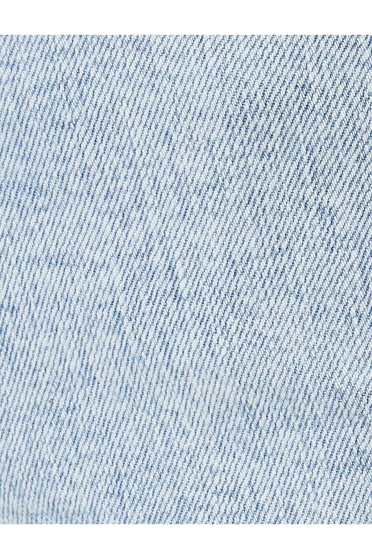 جیب دکمه ای شلوارک جین برمودا باریک با جزئیات