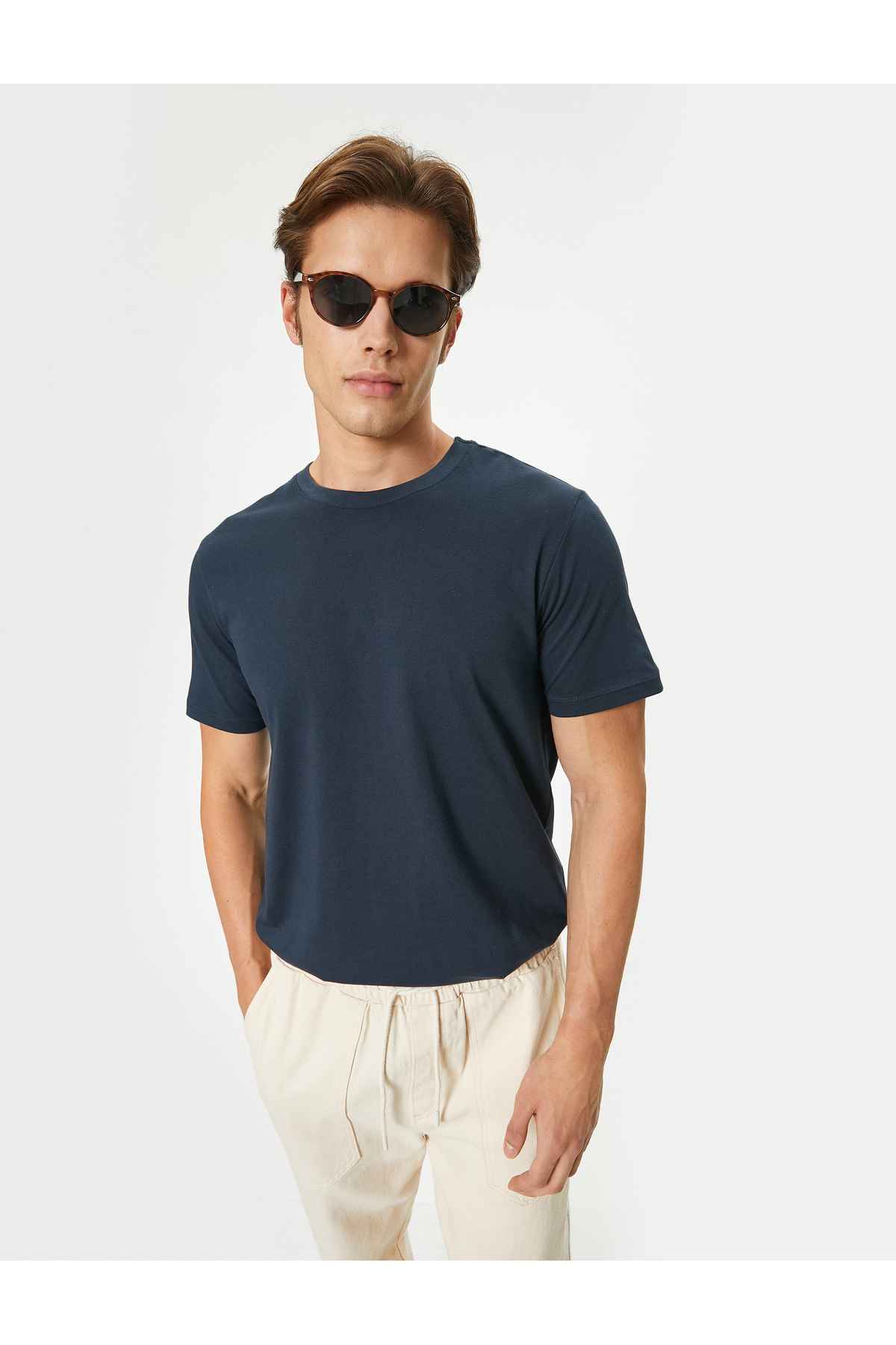 تیشرت پایه اسلیم فیت یقه آستین کوتاه نخی