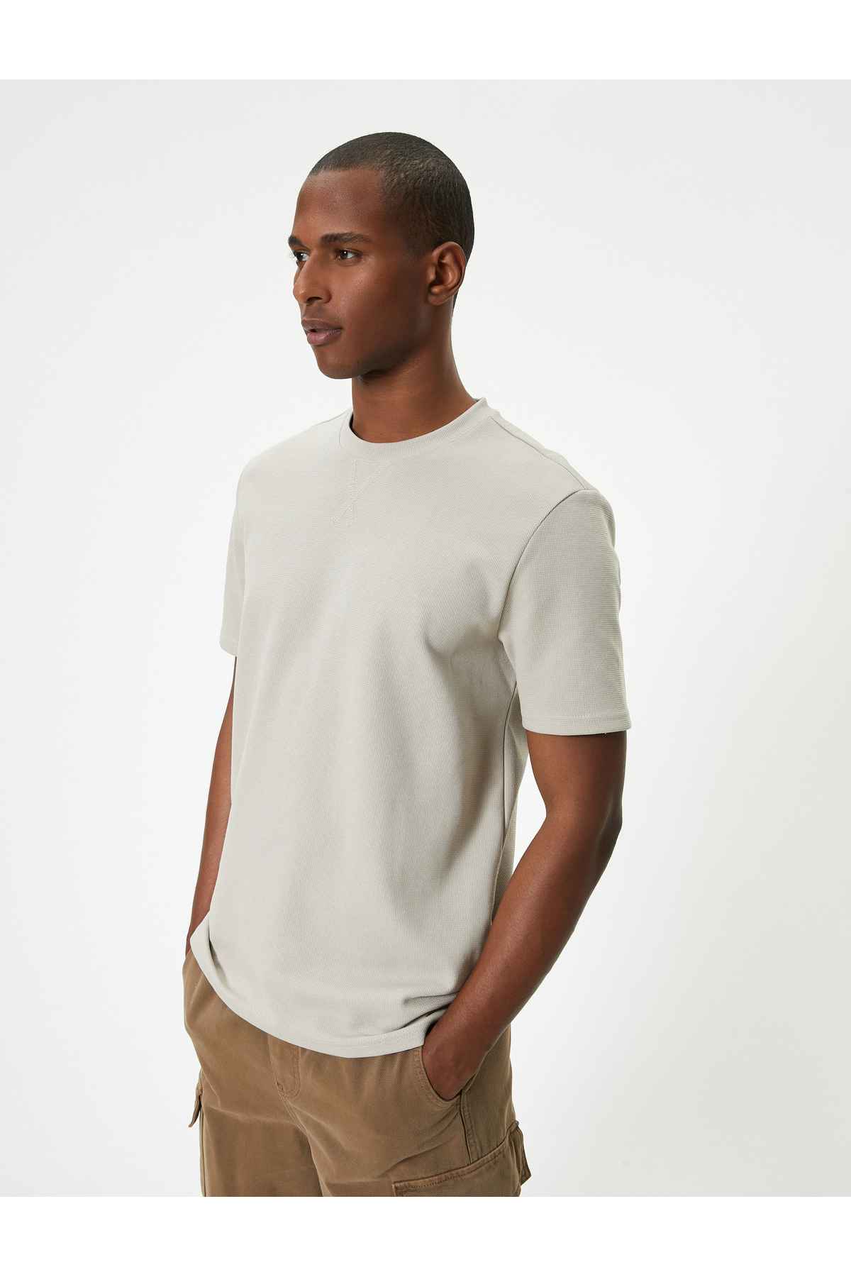 تیشرت پایه آستین کوتاه یقه خدمه