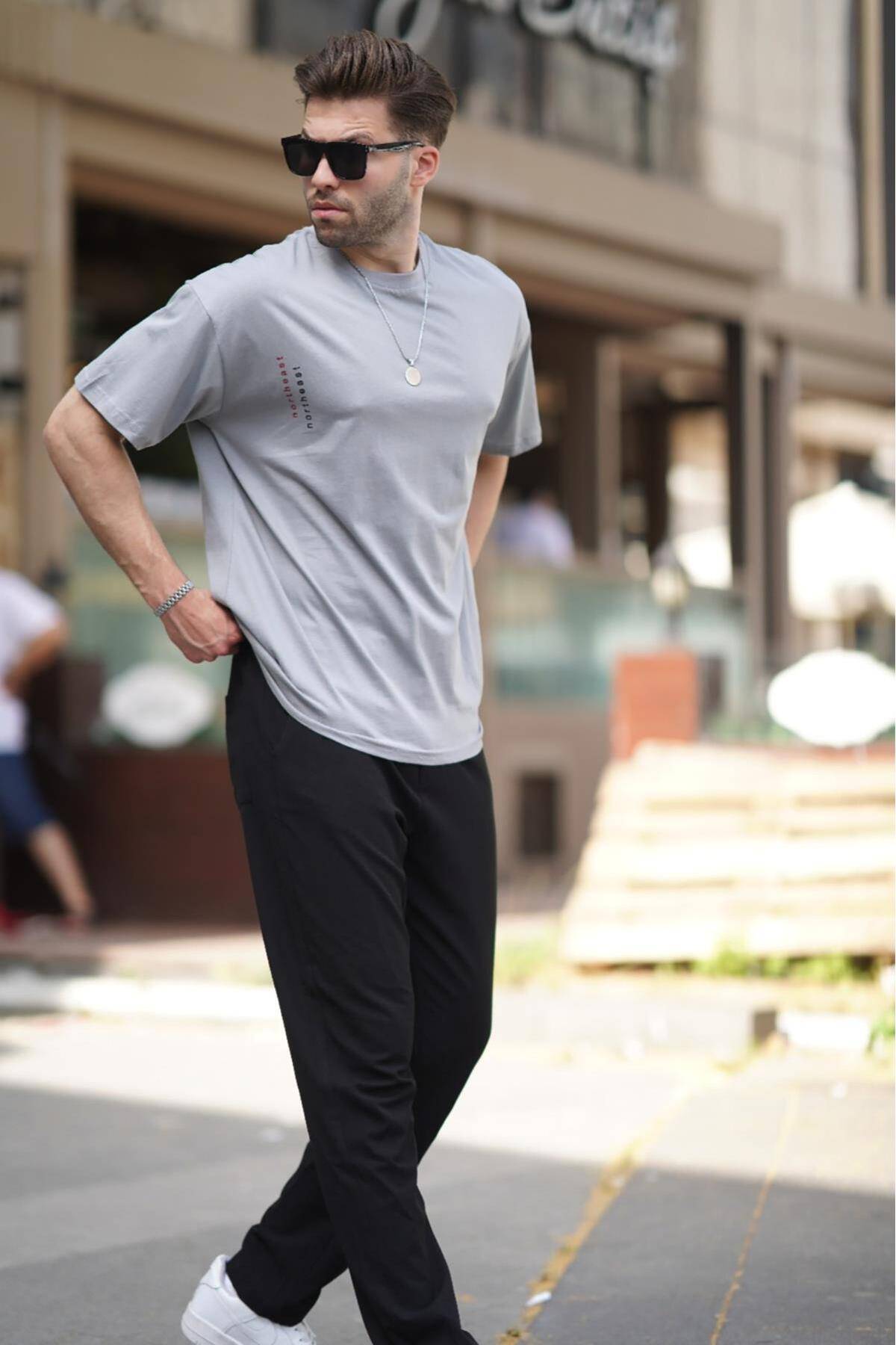 تیشرت یقه آستین کوتاه چاپ شده با رنگ خاکستری