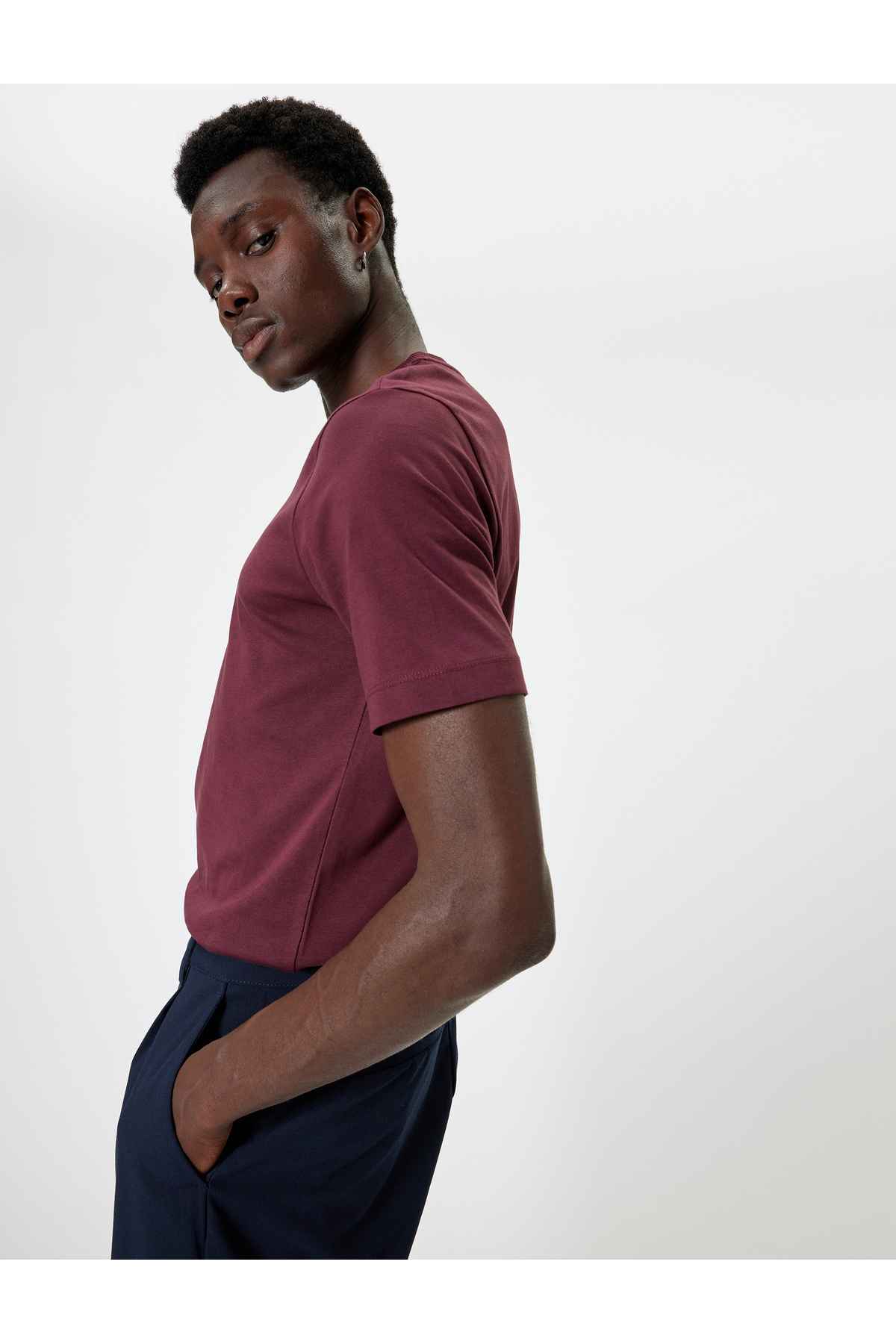 تیشرت پایه آستین کوتاه یقه خدمه نخی