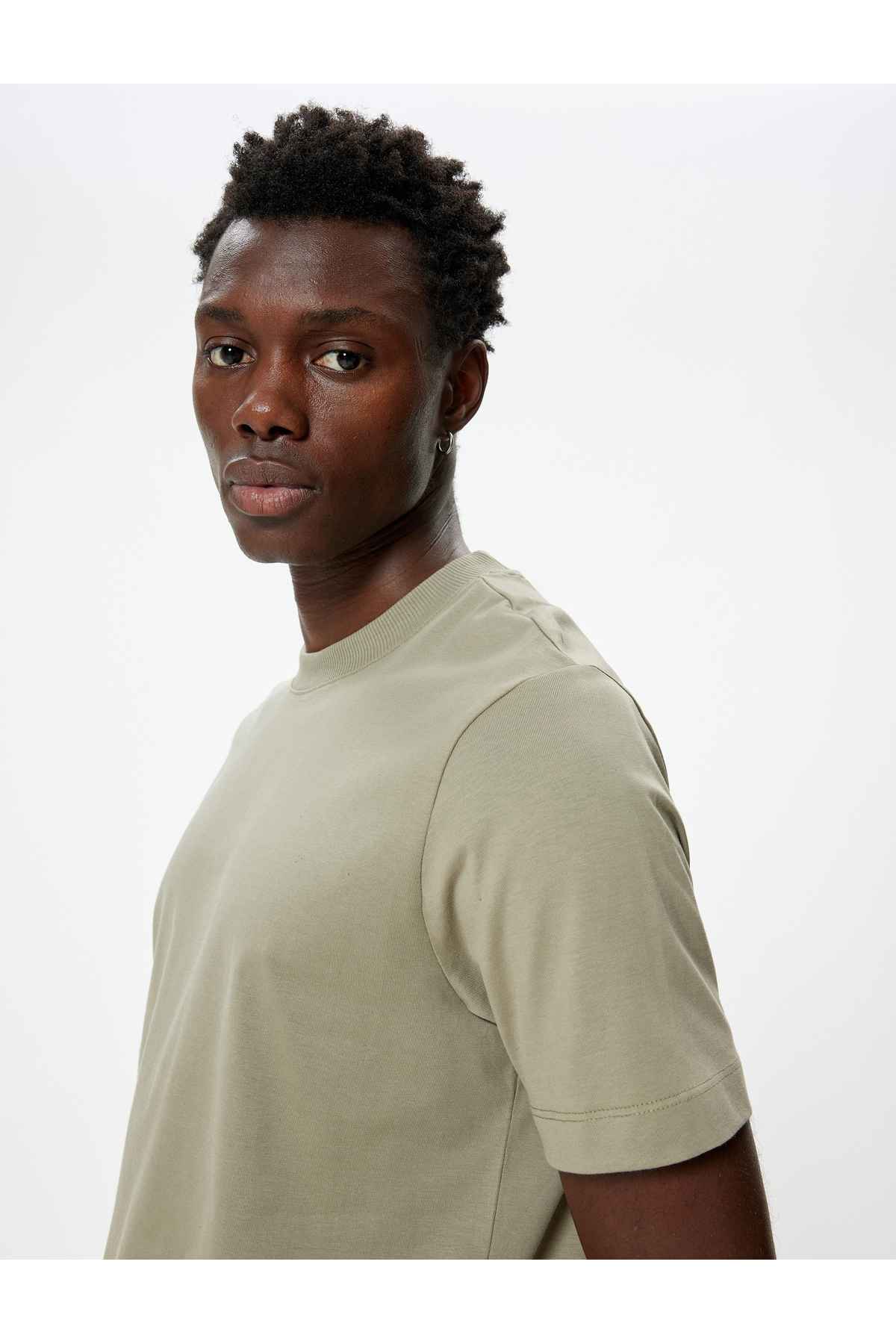 تیشرت پایه آستین کوتاه یقه خدمه نخی