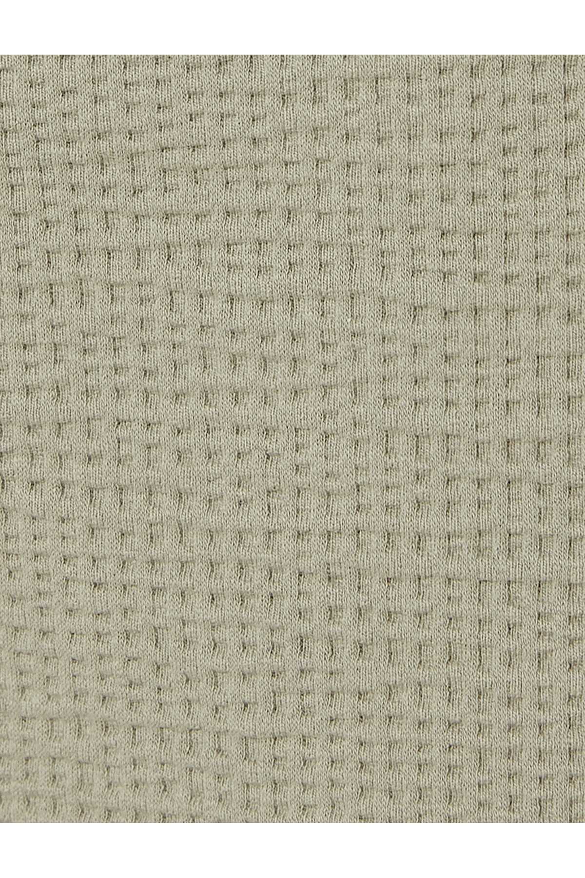 شلوارک برمودا جیبی با جزئیات نخی