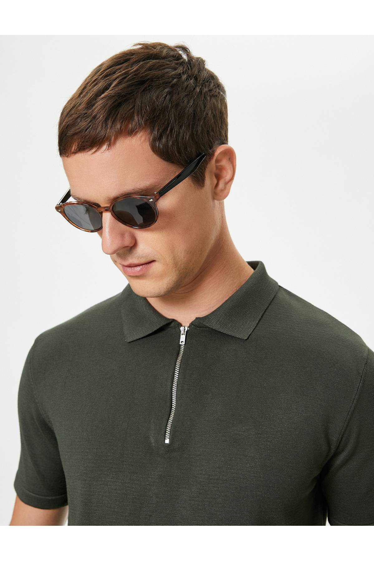 ژاکت بافتنی یقه پولو آستین کوتاه نیم زیپ