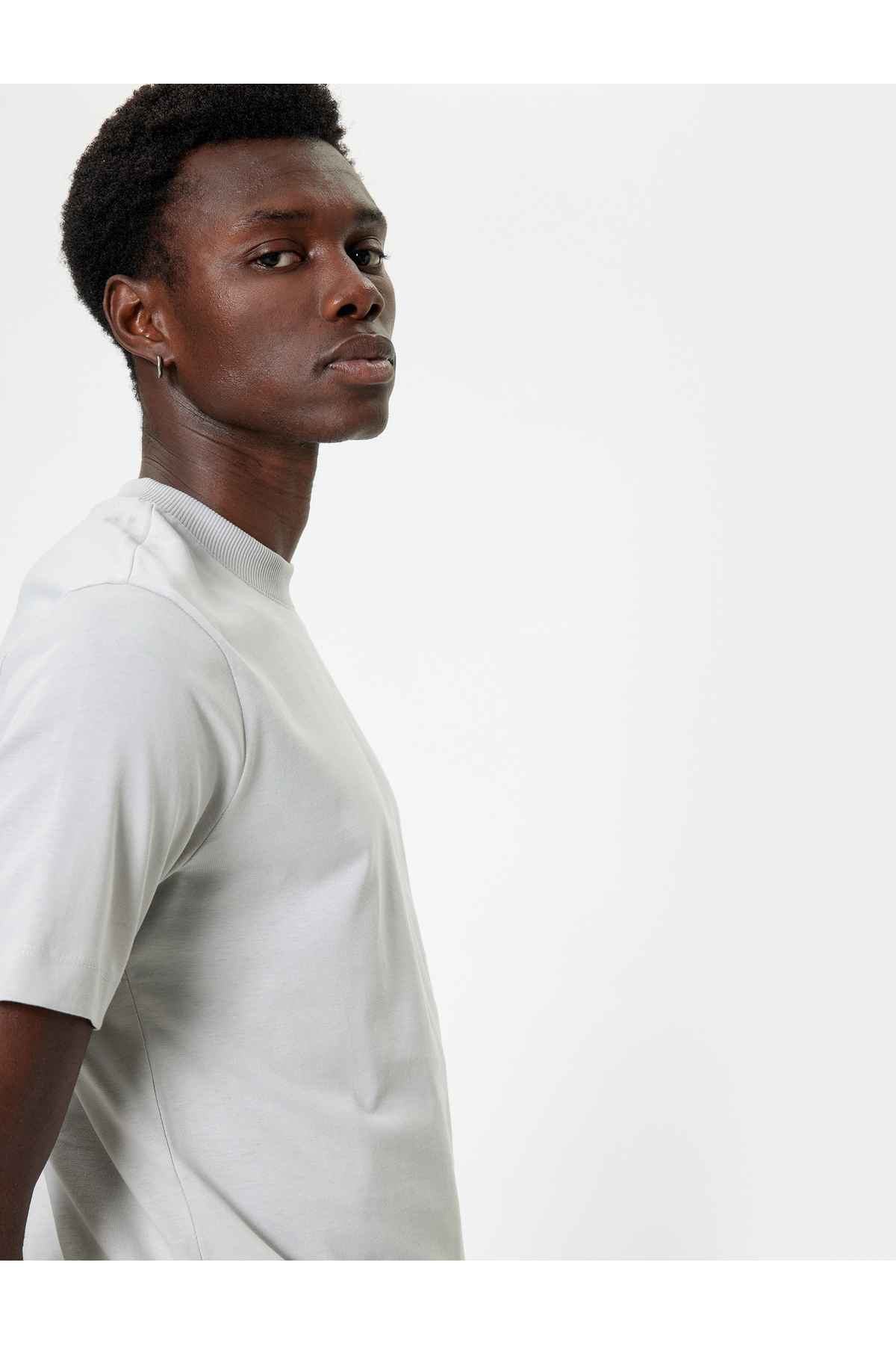 تیشرت پایه آستین کوتاه یقه خدمه نخی