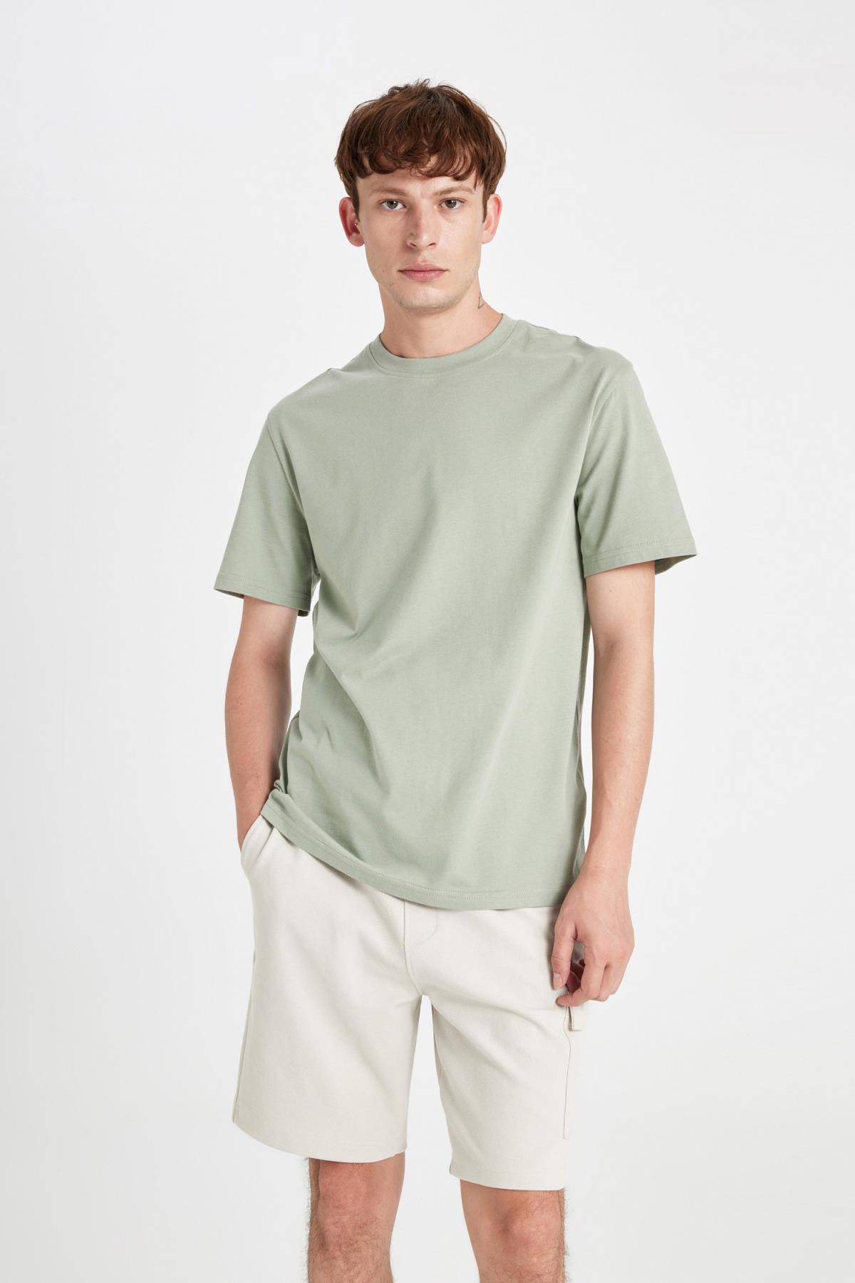 شلوارک پارچه ای سنگین ساق راست و منظم