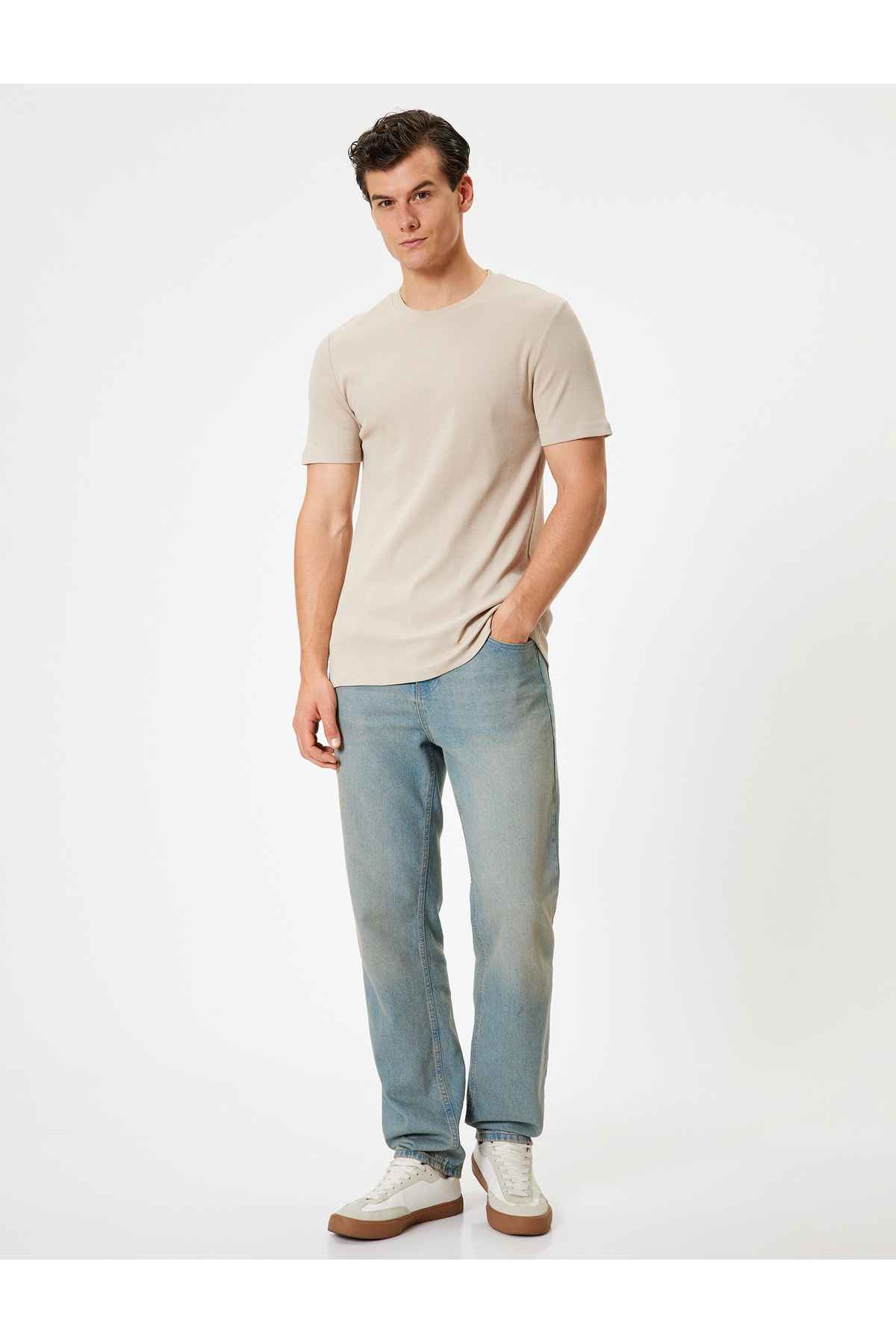 تیشرت اسلیم فیت یقه خدمه آستین کوتاه پایه