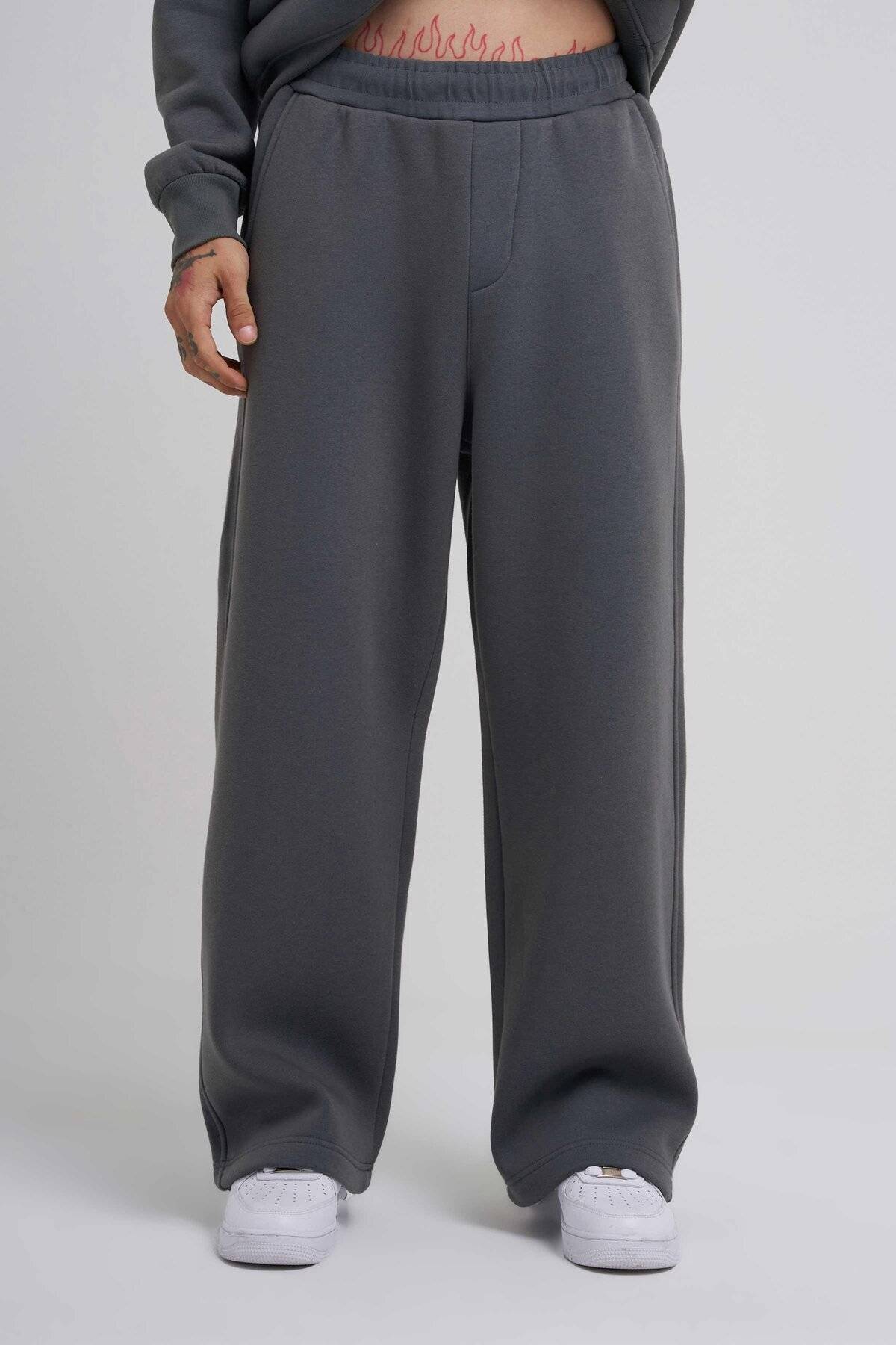 شلوار گرمکن مردانه گشاد قرمز