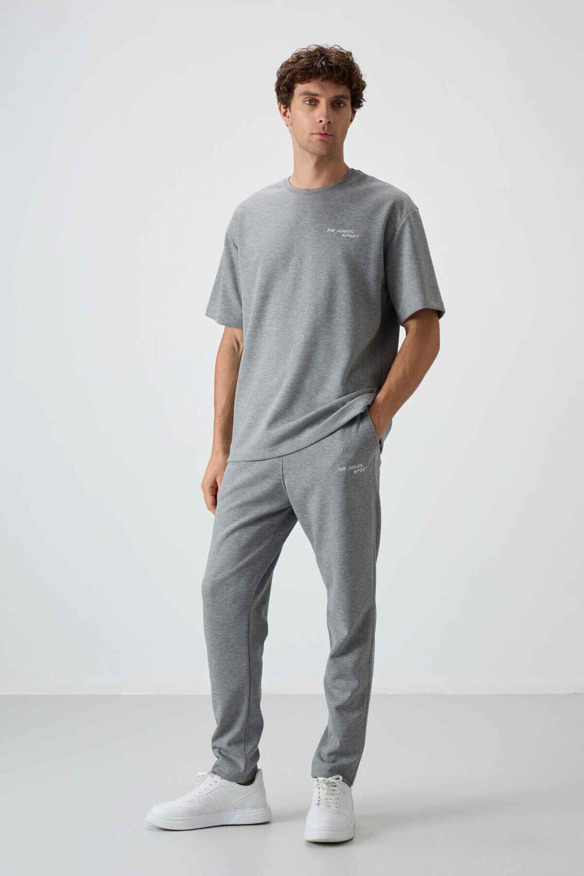 لباس ورزشی مردانه گلدوزی شده با بافت نرم ضخیم ملانژ خاکستری - 85252