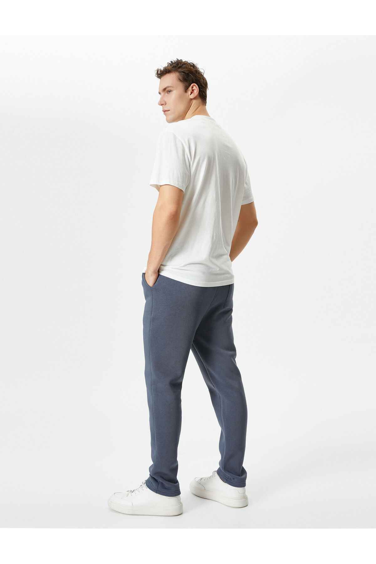 شلوار ورزشی پایه با جزئیات جیب و کمر بسته