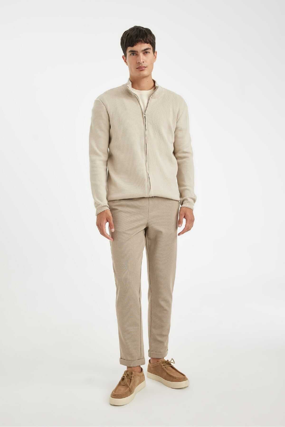 ژاکت کشباف ژاکت کش باف پشمی زیپ دار یقه زیپ دار یقه استاندارد مردانه بژ با تناسب استاندارد C8158ax24au