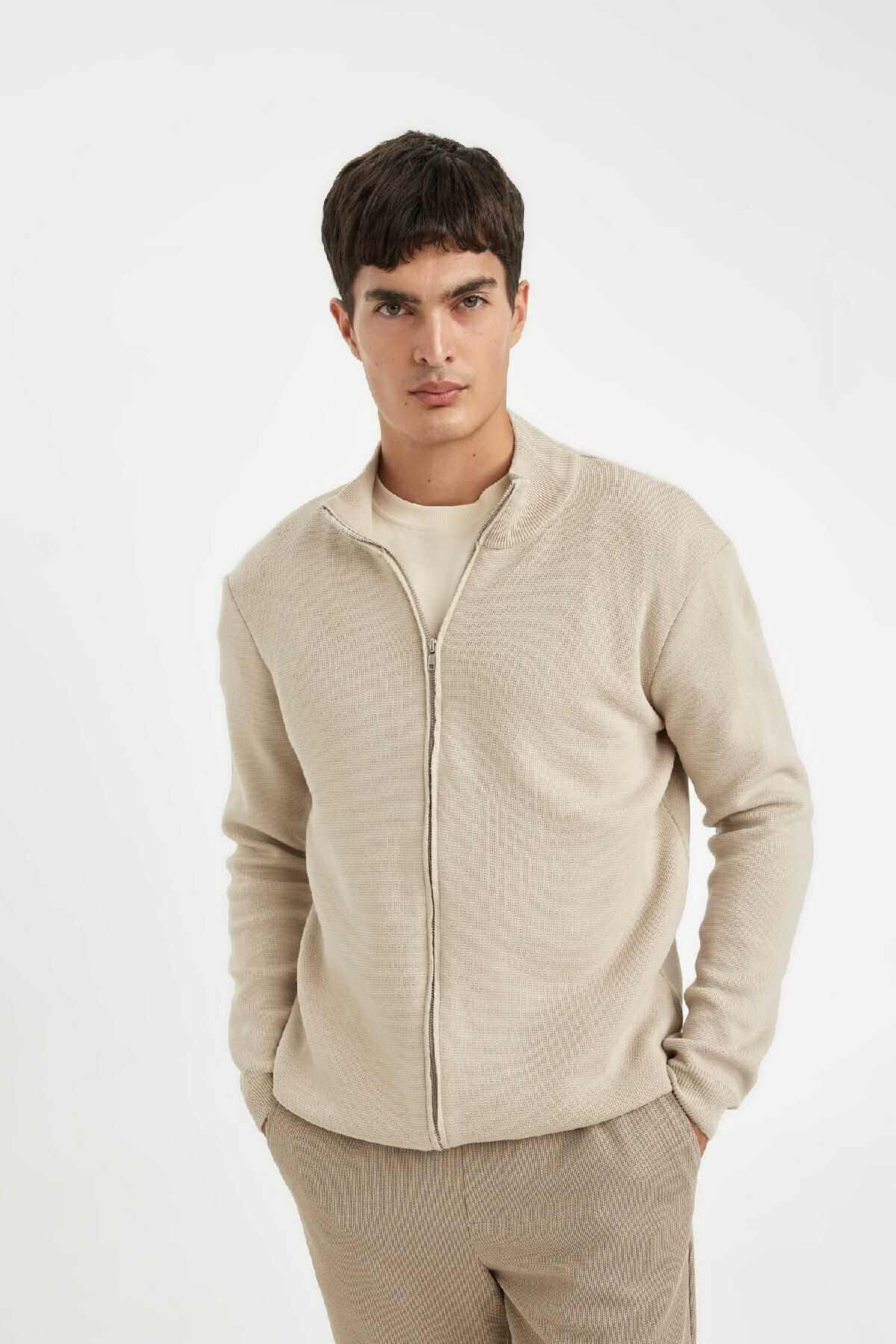 ژاکت کشباف ژاکت کش باف پشمی زیپ دار یقه زیپ دار یقه استاندارد مردانه بژ با تناسب استاندارد C8158ax24au