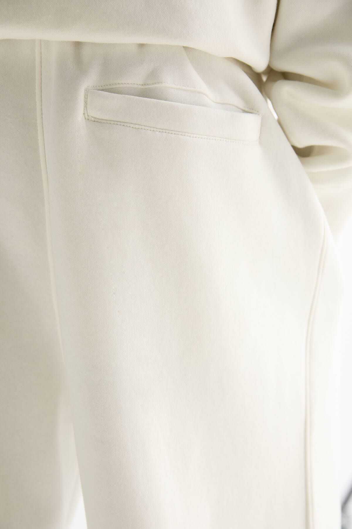 شلوار ورزشی پایه