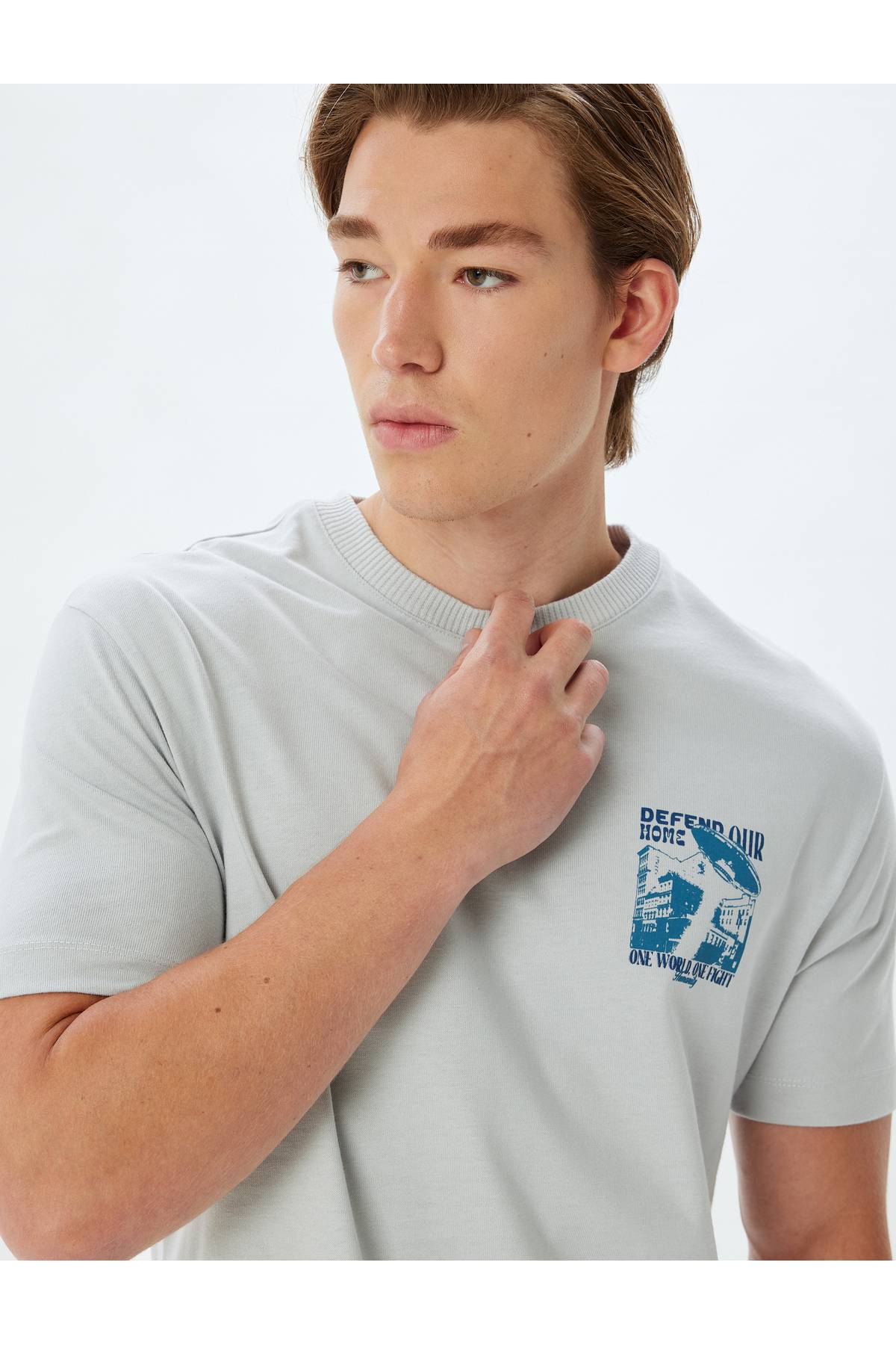 تیشرت با یقه آستین کوتاه نخی با چاپ پشت