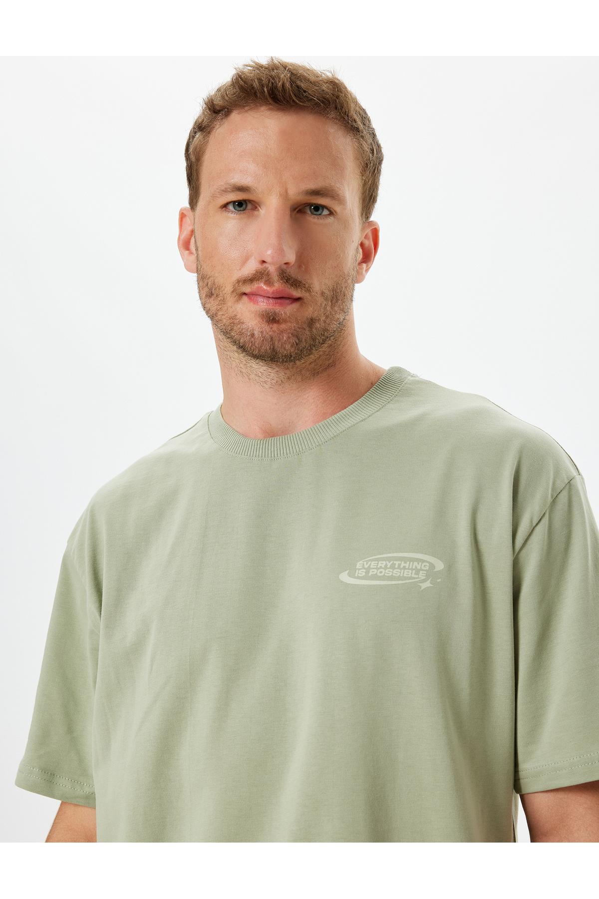 تیشرت با شعار چاپ شده یقه خدمه آستین کوتاه نخی