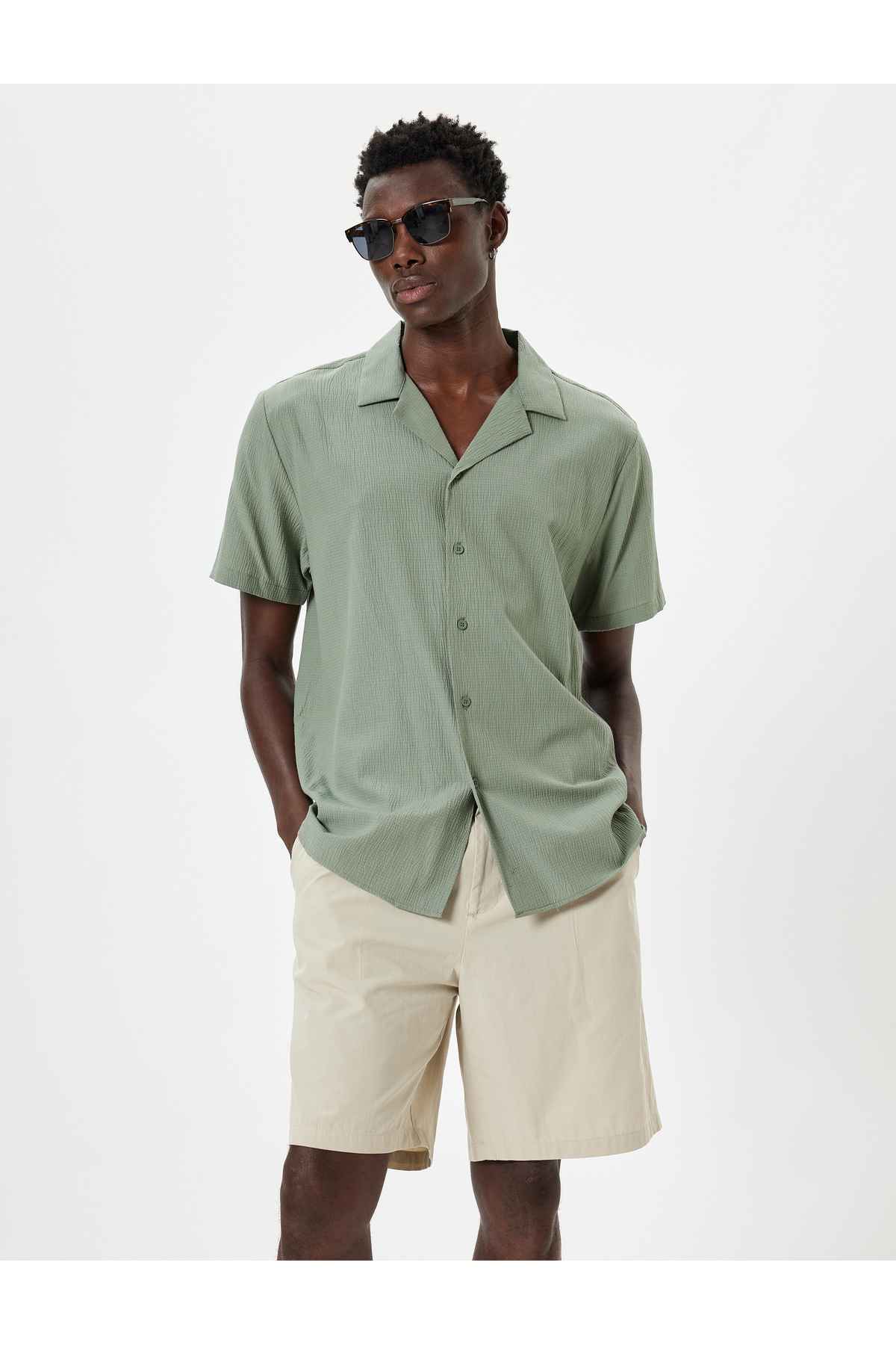 شلوارک پارچه ای جیب پلیسه دار با جزئیات