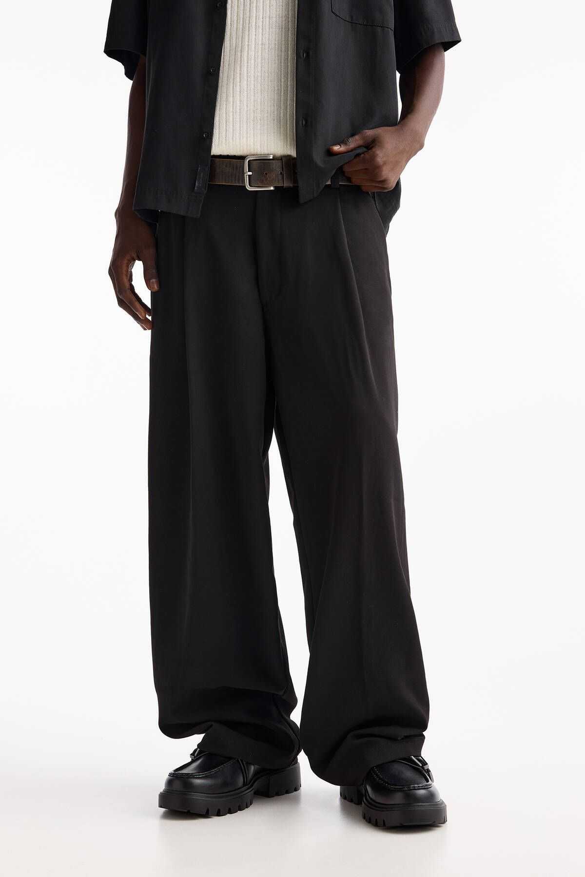 شلوار پارچه ای با دارت