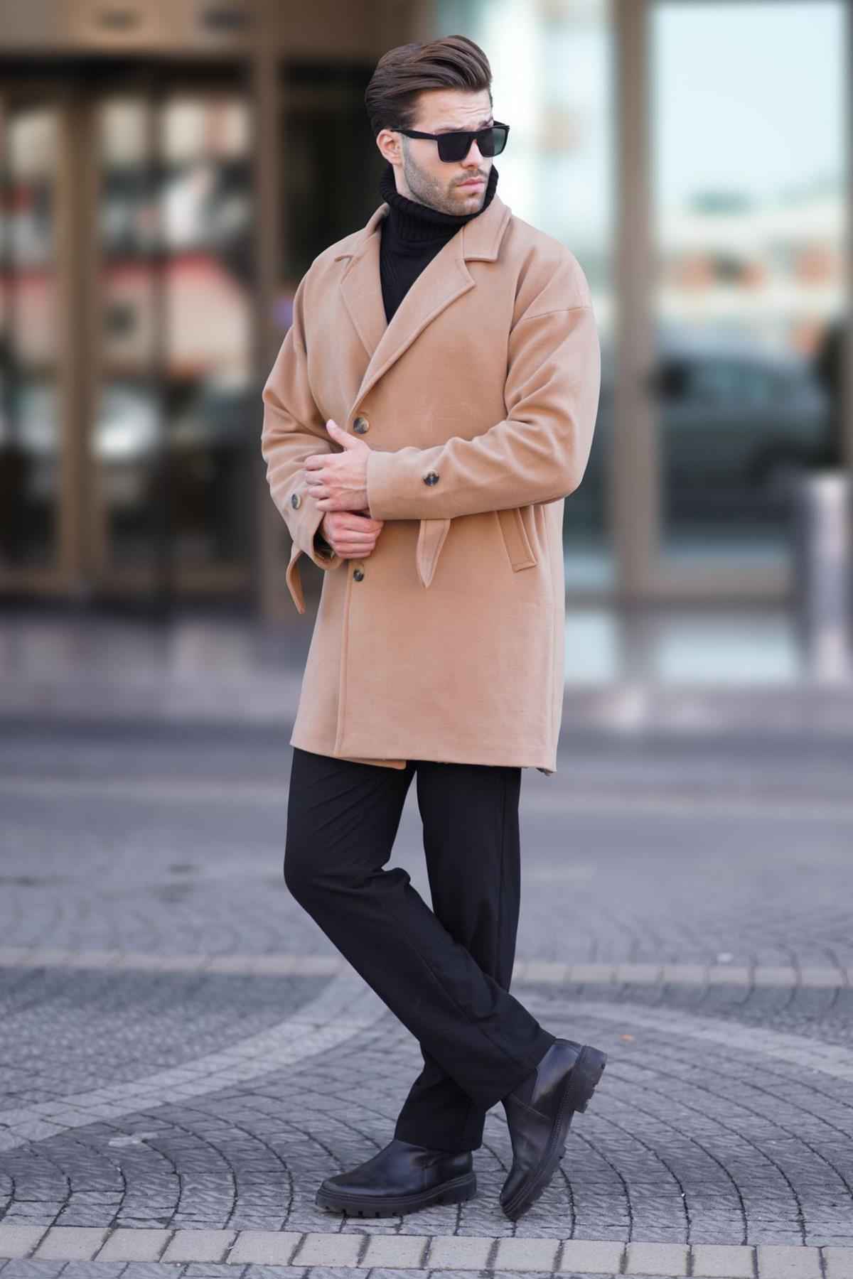 مانتو مردانه یقه دو سینه مشکی با جزئیات