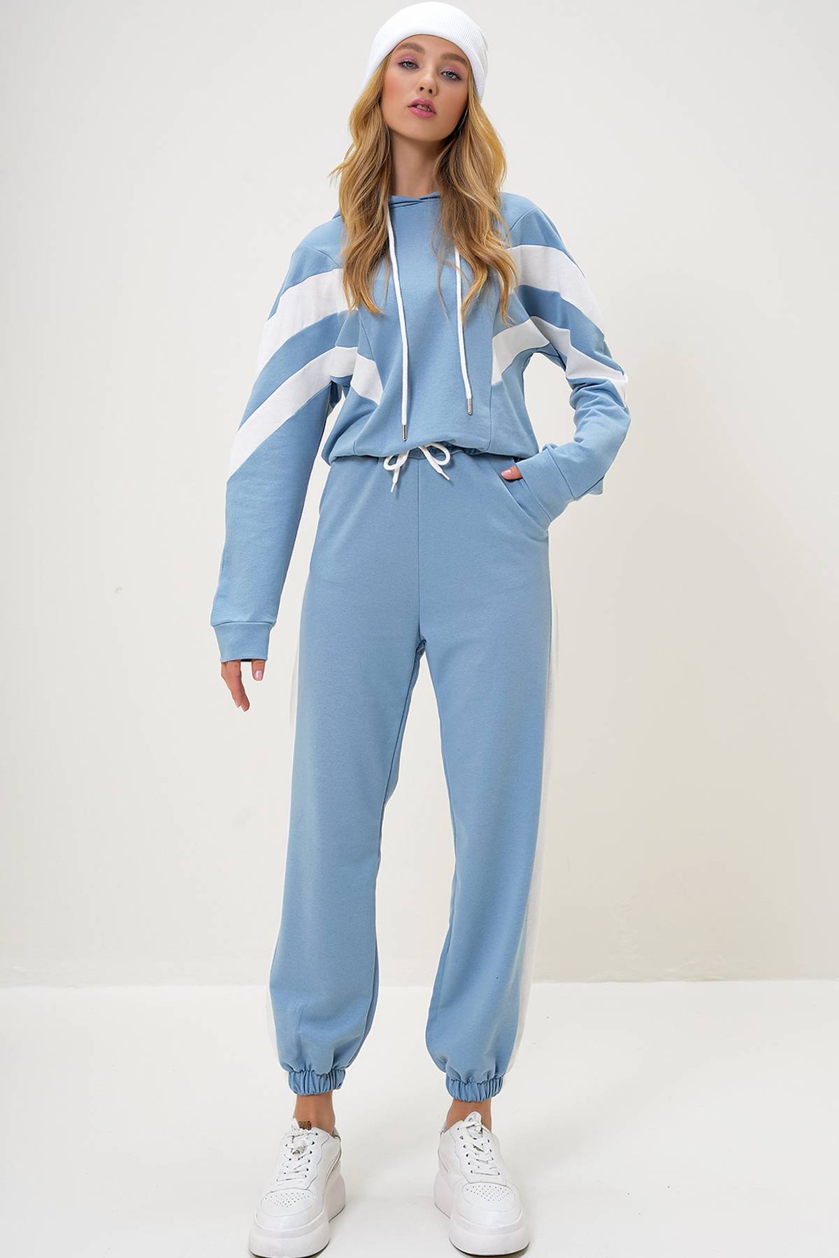 ست گرمکن سرپوش دار بیسکویتی زنانه و ست لباس ورزشی سرآستین الاستیک