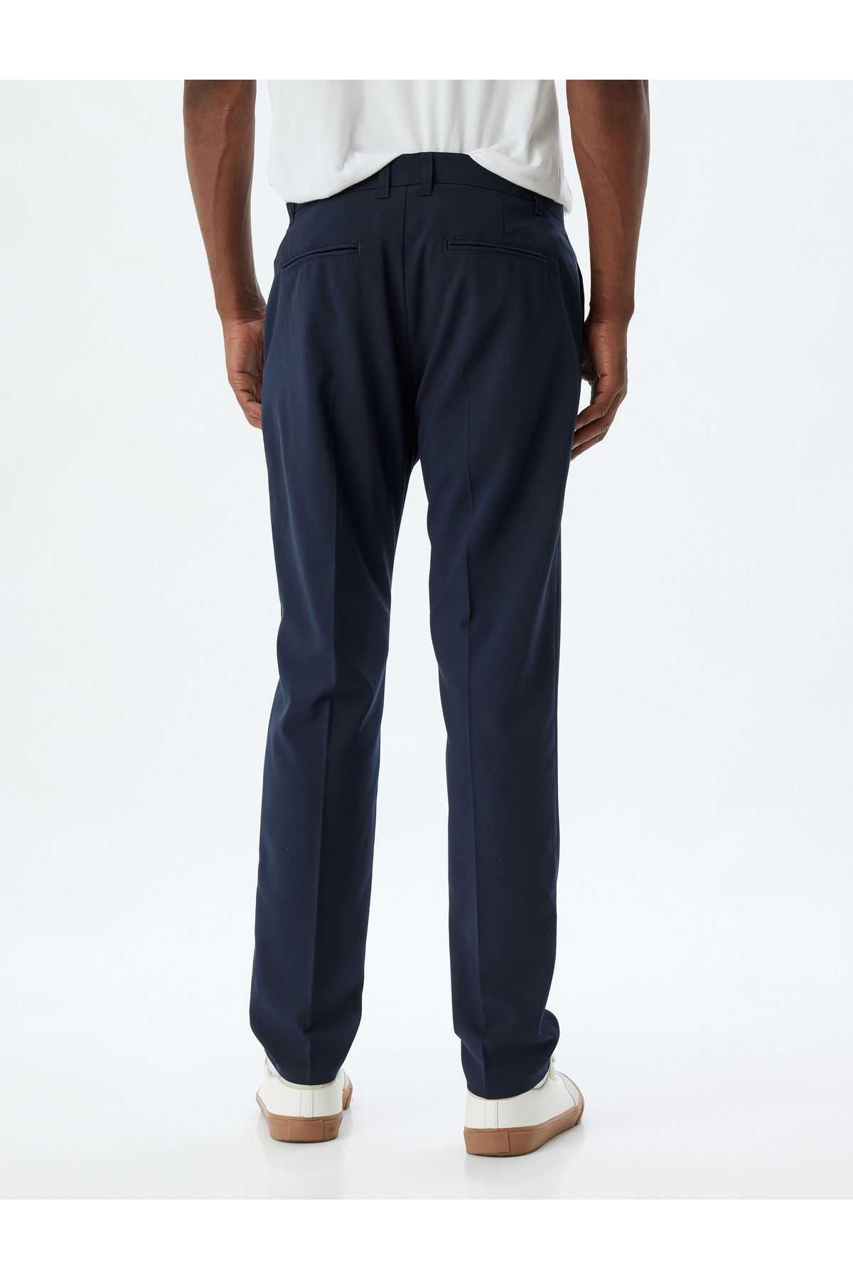 شلوار چینو با دکمه های منظم با جزئیات جیب